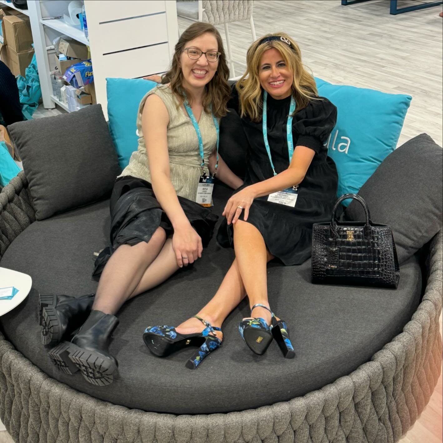 Just hanging out💥 @hdexpo @akulaliving