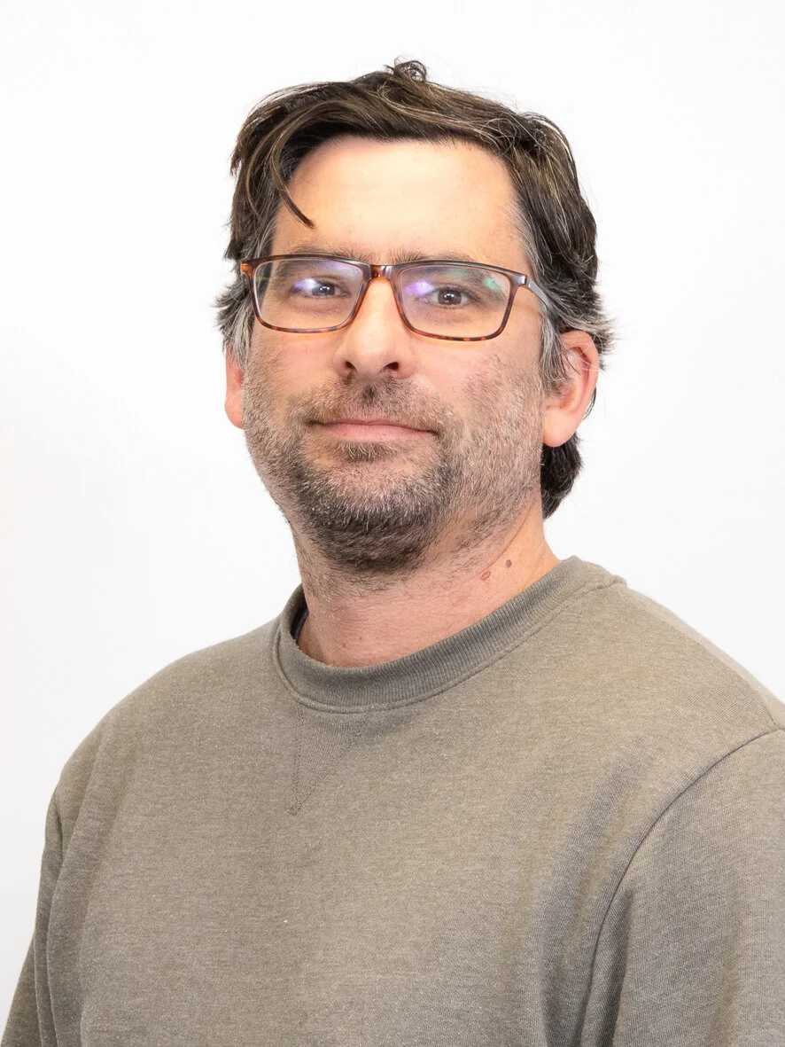  Gabe Redding 
 Senior Redding Officer 

 Gabes' research focus is in the area of applying mathematical modelling, artificial intelligence and synthetic data to gain insight into and optimise biological systems. He has worked on projects across a broad range of application areas including assisted reproduction, sports analytics, product packaging, and supply chain efficiency and optimisation. 