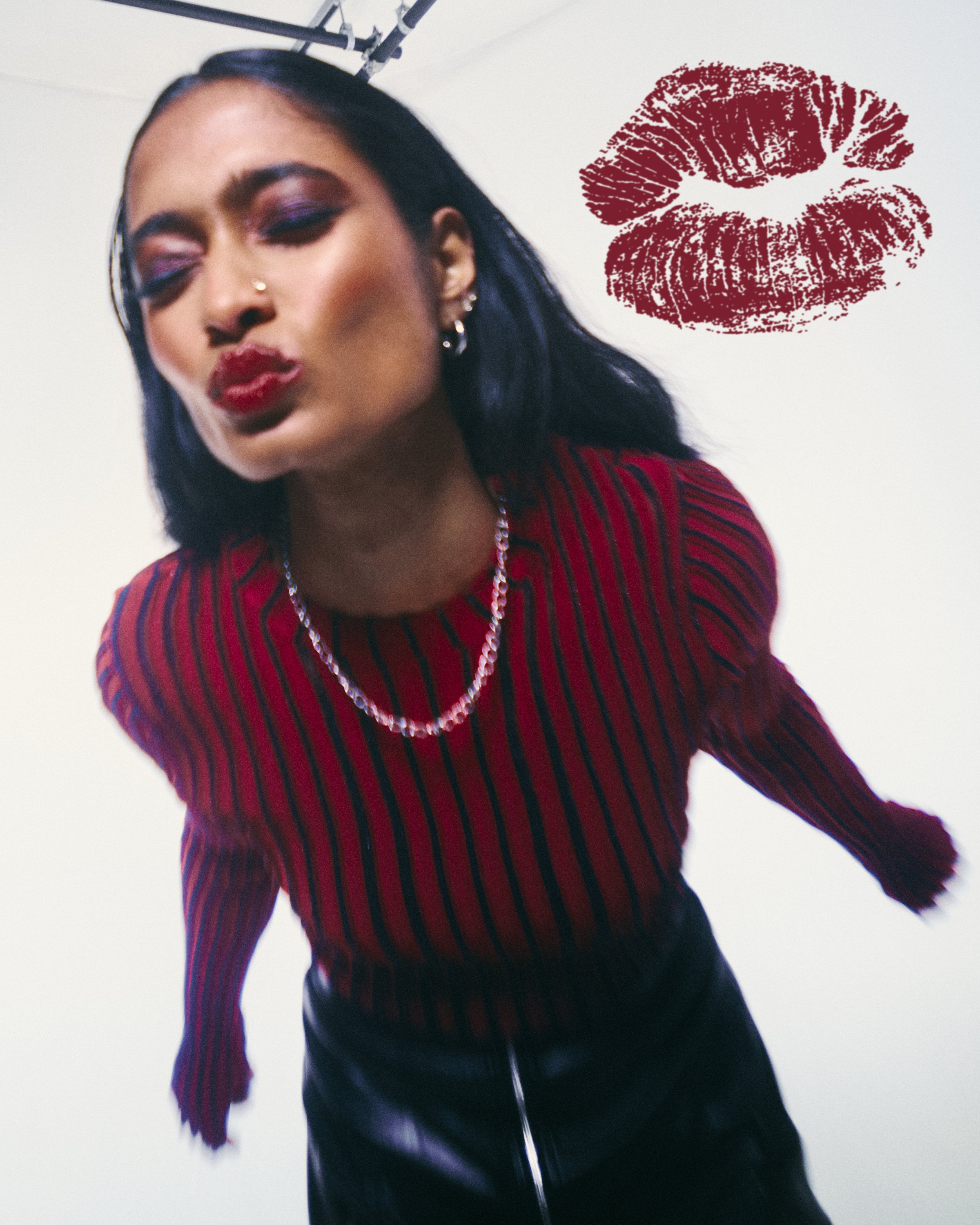 Lips2403389-2.jpg