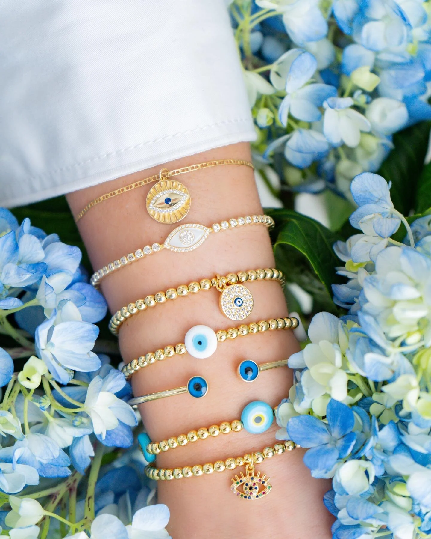 Our clients making waves in blue this week ✨

Here&rsquo;s a peek at some of our content creation &amp; photography work at Honey this week. 

#honeycommunications #socialmediamanager #publicrelations #prmanager #socialmarketing #westpalmbeach #conte