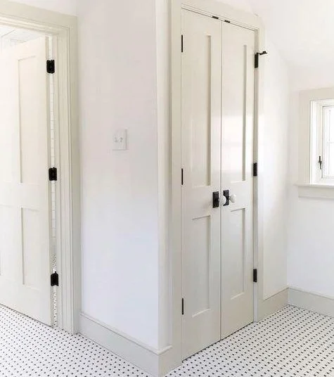 bathroom_knobs.jpg
