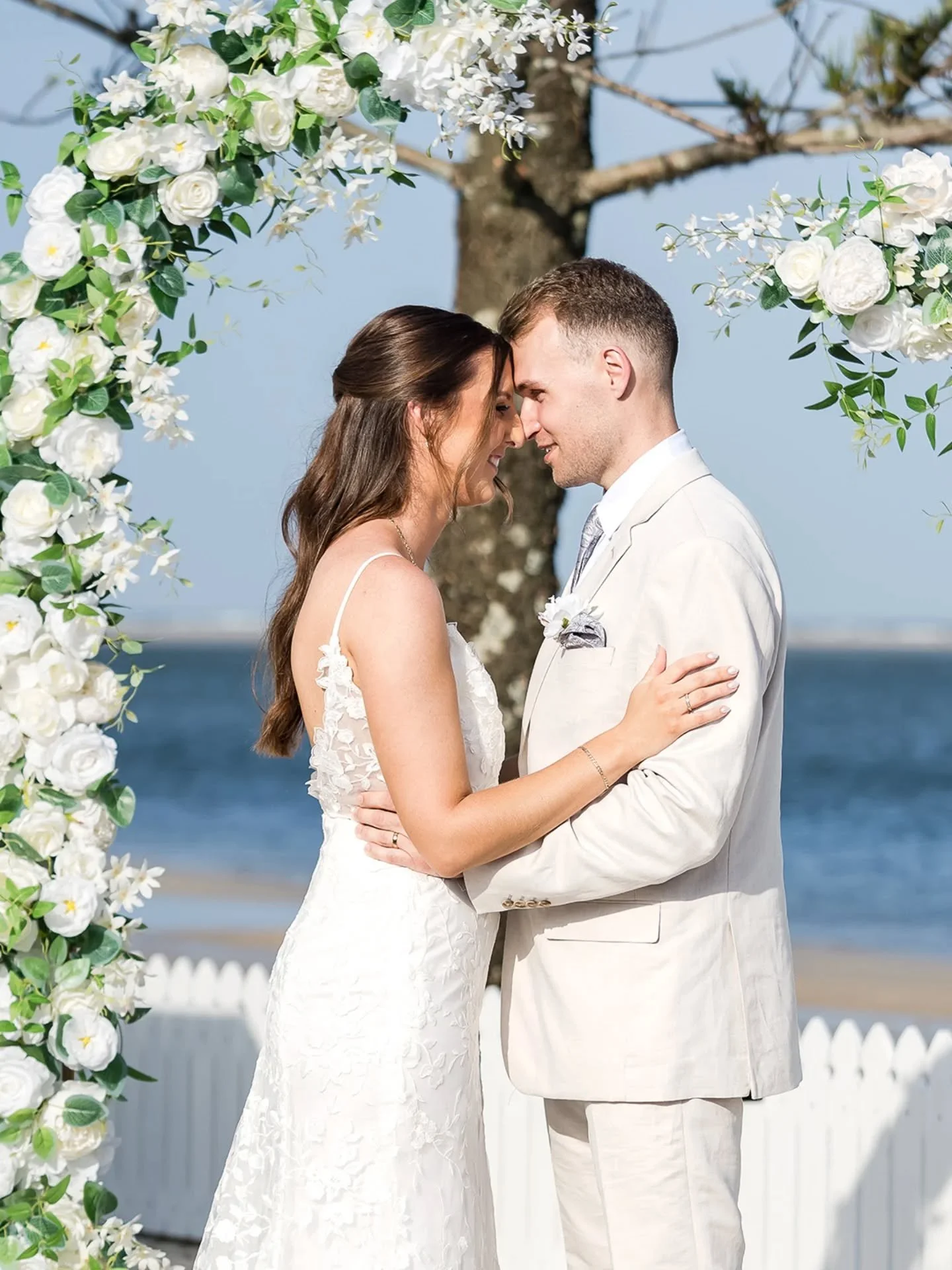Dreaming of a beach wedding? You can say your vows right on the sand or keep it comfy on the grass with the ocean sparkling behind you. Honestly, you can&rsquo;t go wrong out here on the Coast.

#SunshineCoastWedding #BeachWeddingVibes #AussieWedding