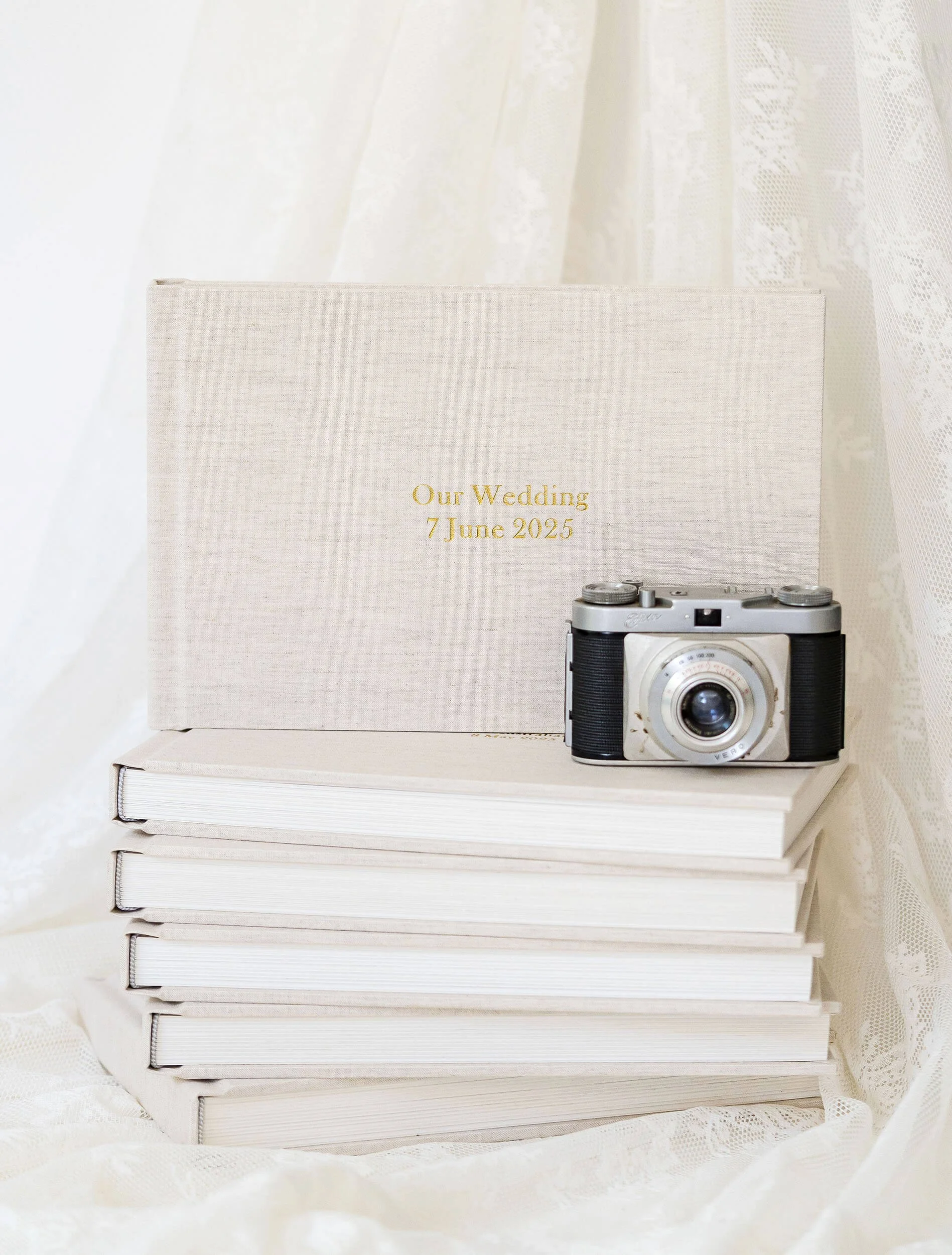 wedding albums including in photography package