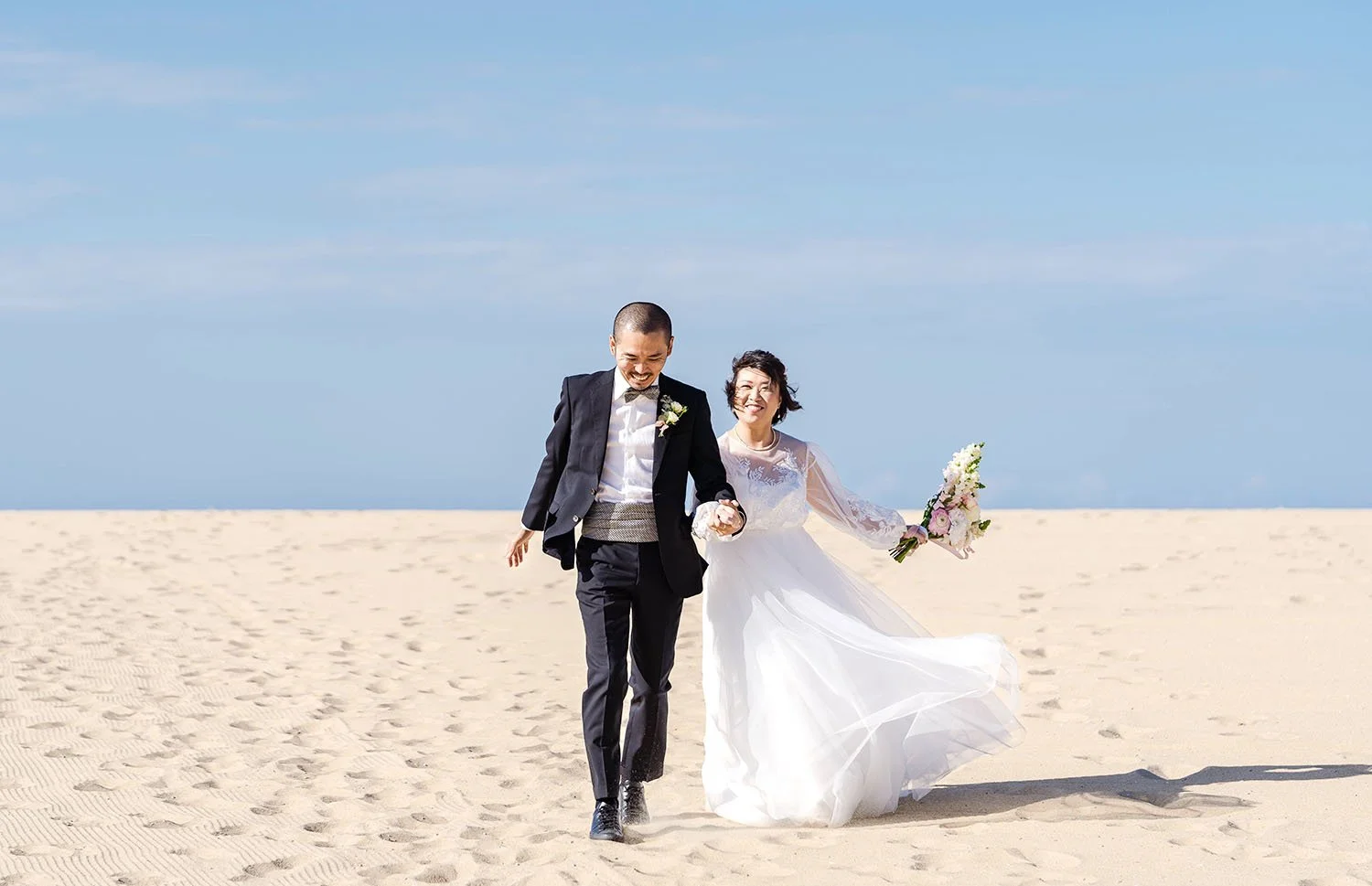 japanese couple elope to Australia