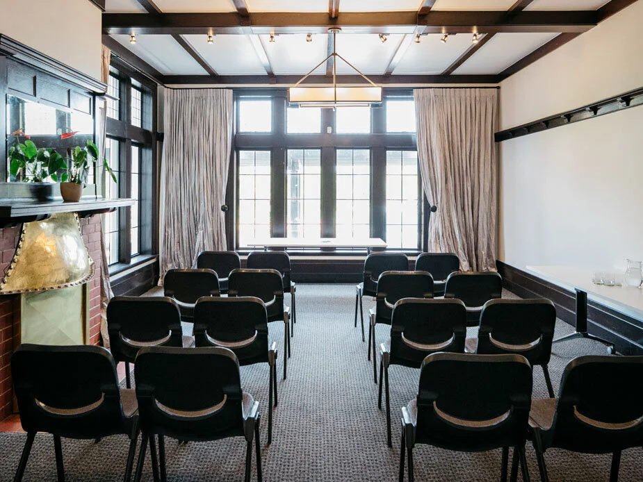 Dining Room 925x694.jpg