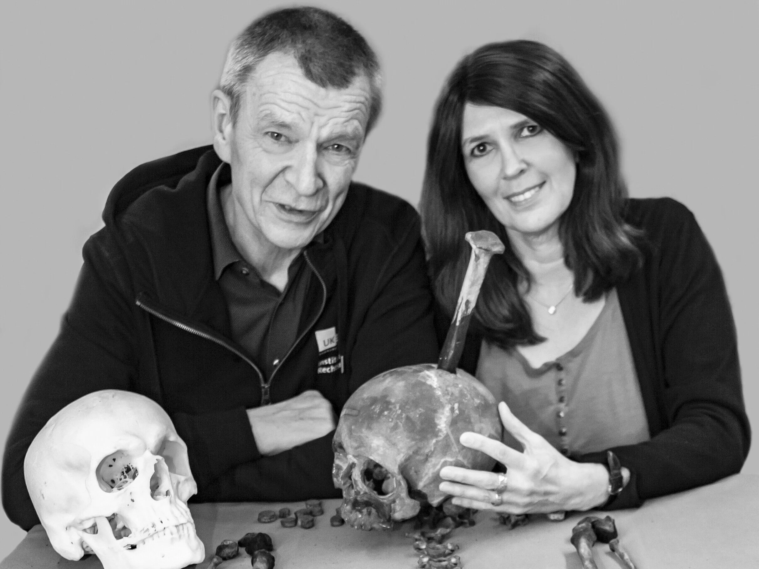 Der mit den Toten spricht / Klaus Püschel und Bettina Mittelacher
