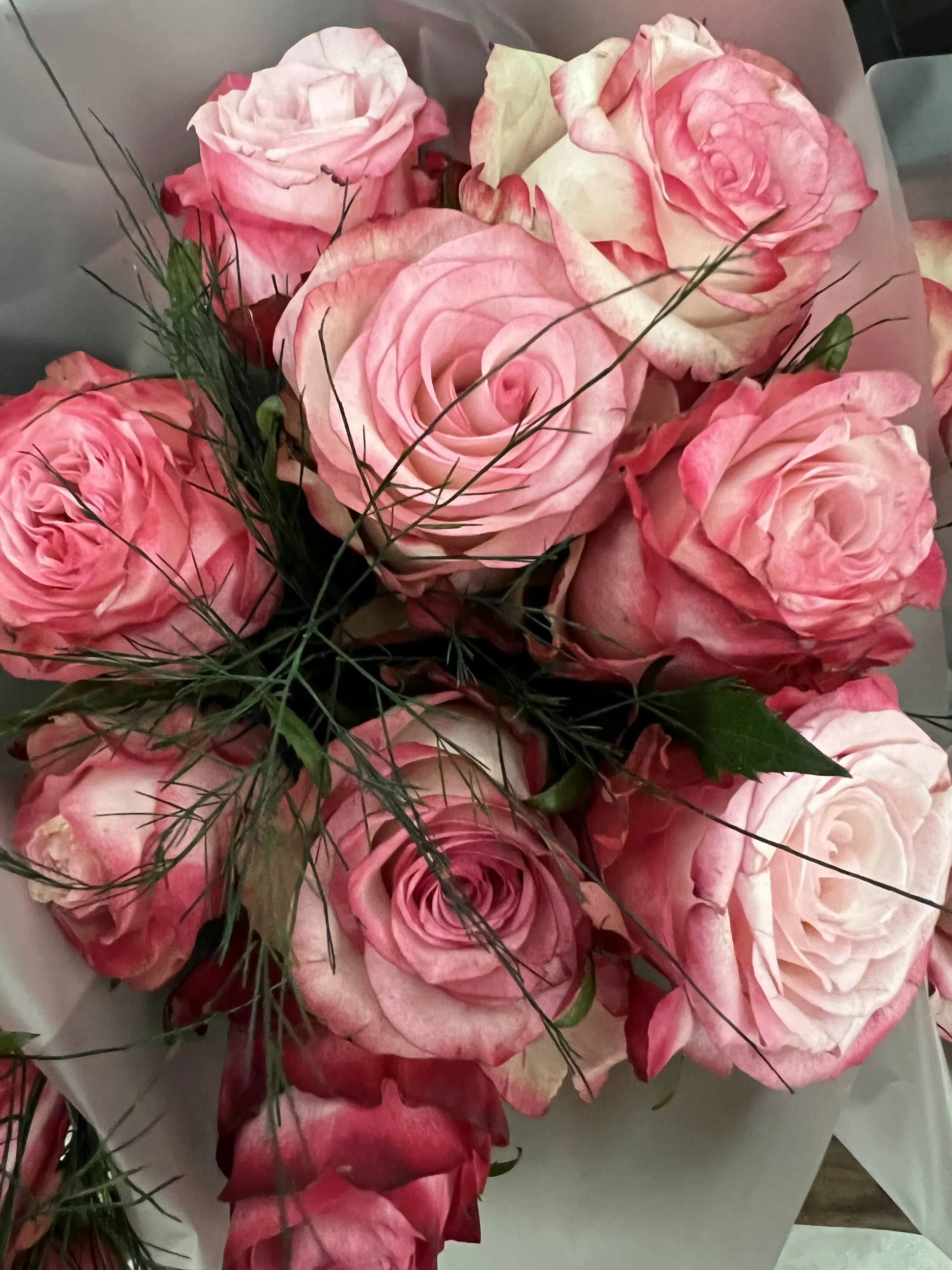 Tout n’est pas rose dans un bouquet de roses