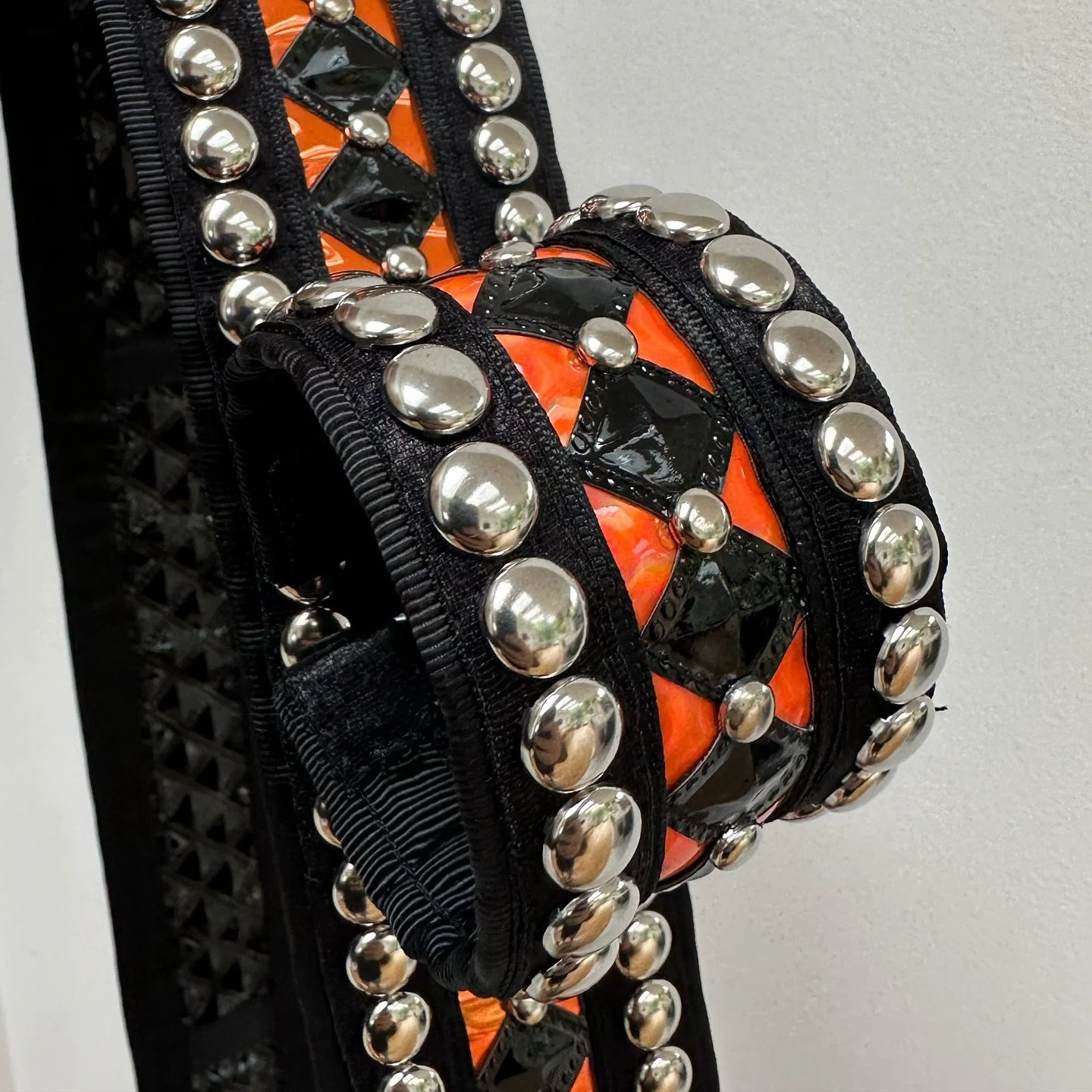 Orange Mic Belt 🧡

Custom Commission Handmade by @quickchangedesigns 

Materials Include: Orange Holographic Vinyl, Large Square Diamond PVC &amp; Elasticted Silver Trim

#six #sixthemusical #orangealt #commission #smallbusiness #london #businessown