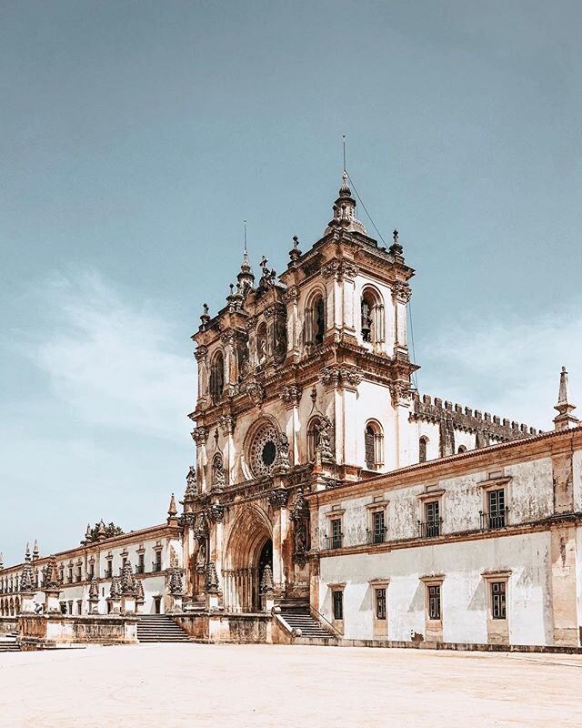 When there was nothing but freedom and time. ⠀⠀⠀⠀⠀⠀⠀⠀⠀⠀⠀⠀ ⠀⠀⠀⠀⠀⠀⠀⠀⠀⠀⠀⠀ ⠀⠀⠀⠀⠀⠀⠀⠀⠀⠀⠀⠀ ⠀⠀⠀⠀⠀⠀⠀⠀⠀⠀⠀⠀ ⠀⠀⠀⠀⠀⠀⠀⠀⠀⠀⠀⠀ ⠀⠀⠀⠀⠀⠀⠀⠀⠀⠀⠀⠀
#portugal #alcoba&ccedil;a #monastery #sunshine #vacay #photographer #photography #old #architecture #travel #mood #minimal #eu