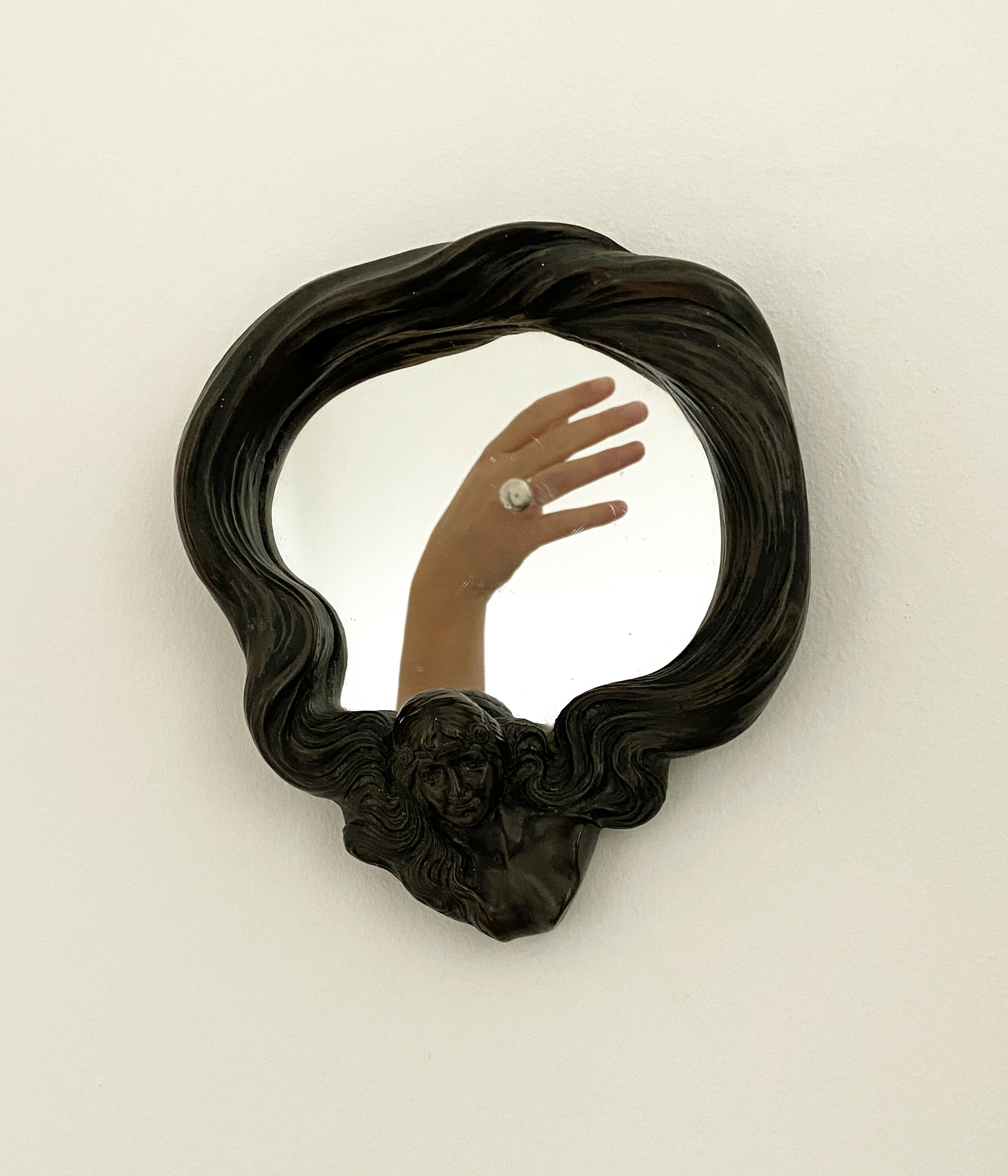 mirrorhand.jpg