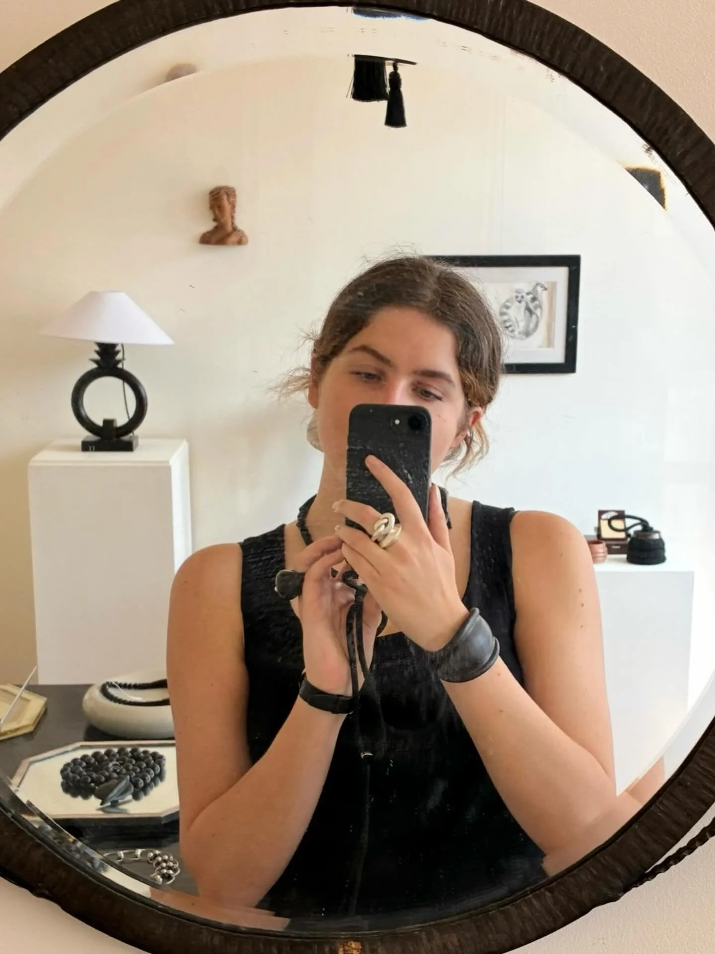 Hello 👋🏼 I am doing some redecorating, will be open with regular hours and appointments from April 🌼🐈&zwj;⬛