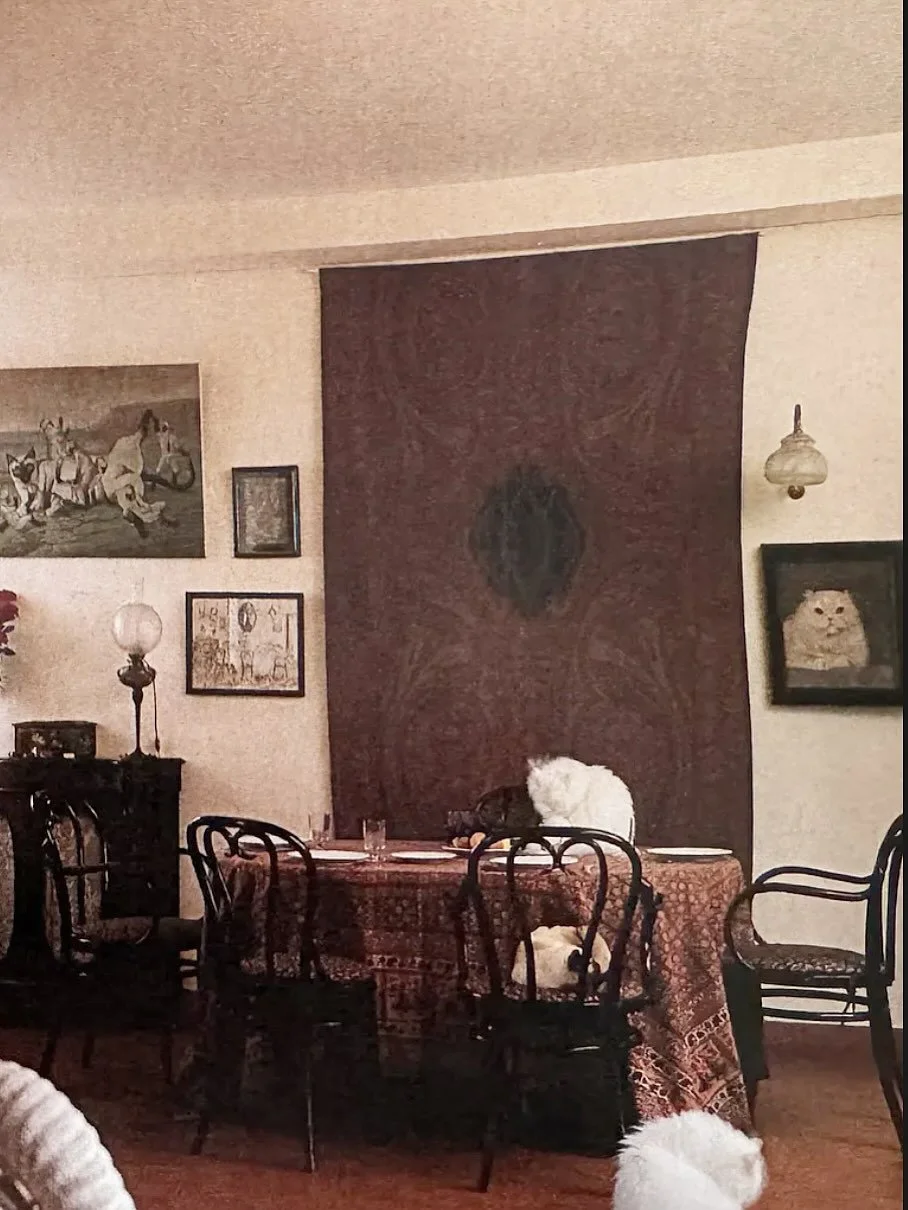 Leonor Fini&rsquo;s apartment, where she lived with 23 cats, in Architectural Digest 1986 🐈&zwj;⬛