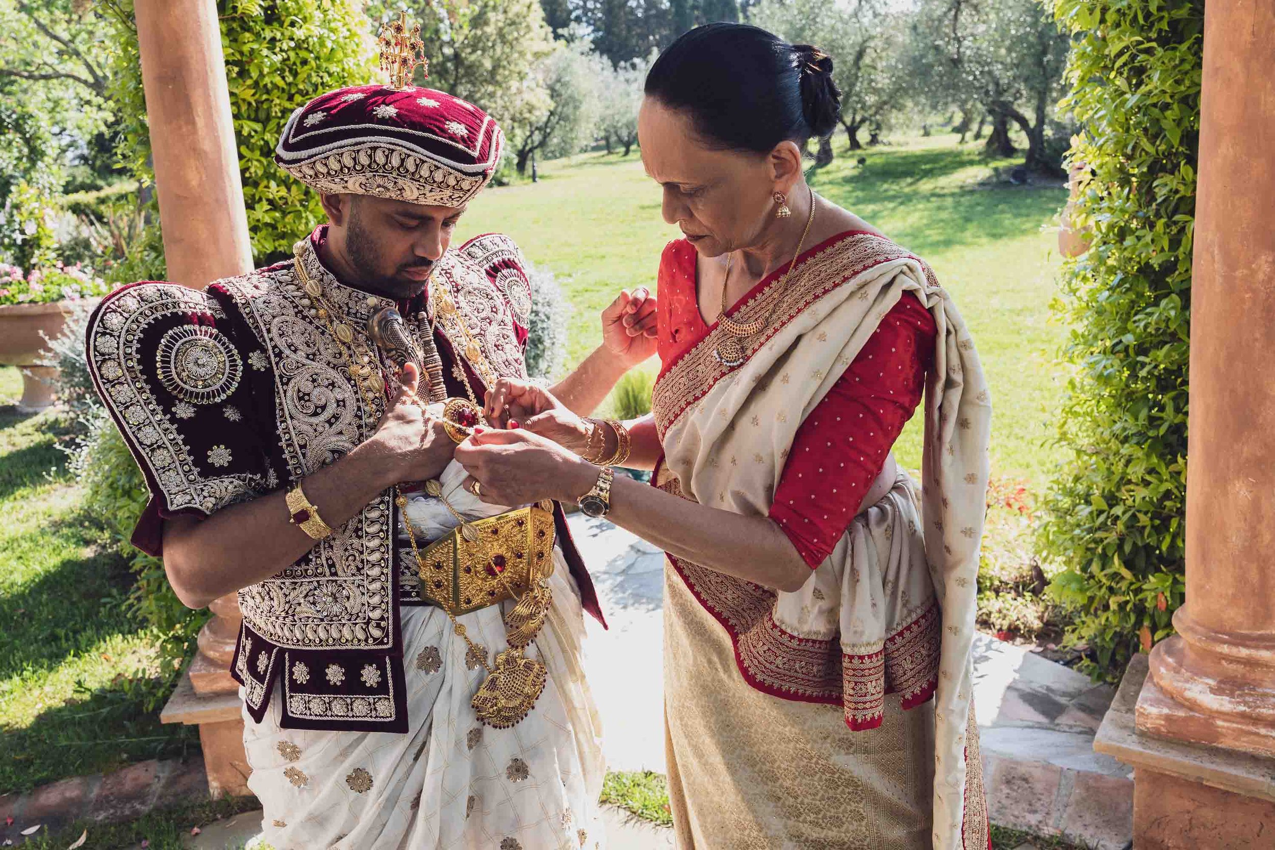 7-sri-lankan-wedding-the-poruwa-ceremony-wedding-chandhima-ishara-vincent-aiello-photography.jpg