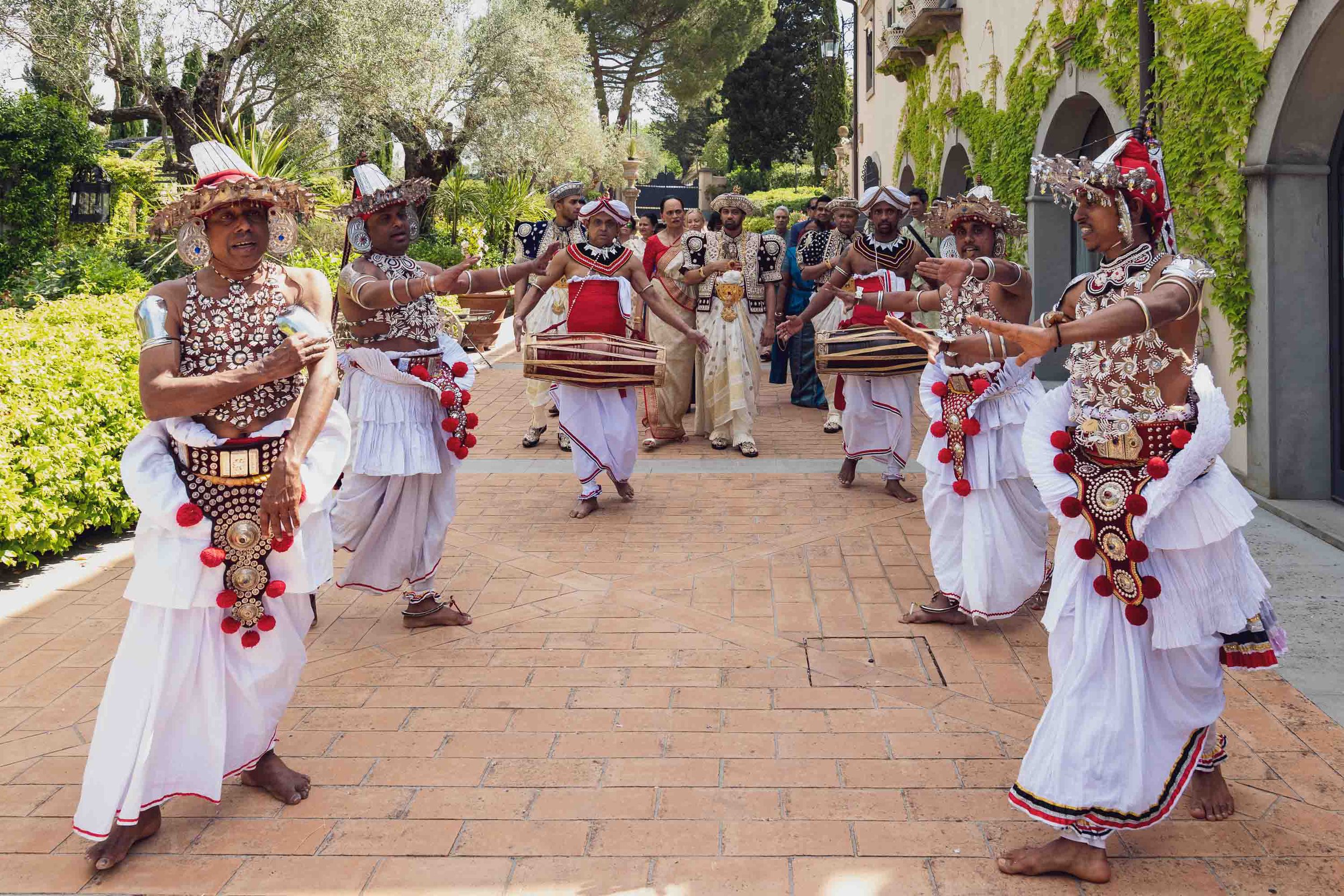 8-sri-lankan-wedding-the-poruwa-ceremony-wedding-chandhima-ishara-vincent-aiello-photography.jpg