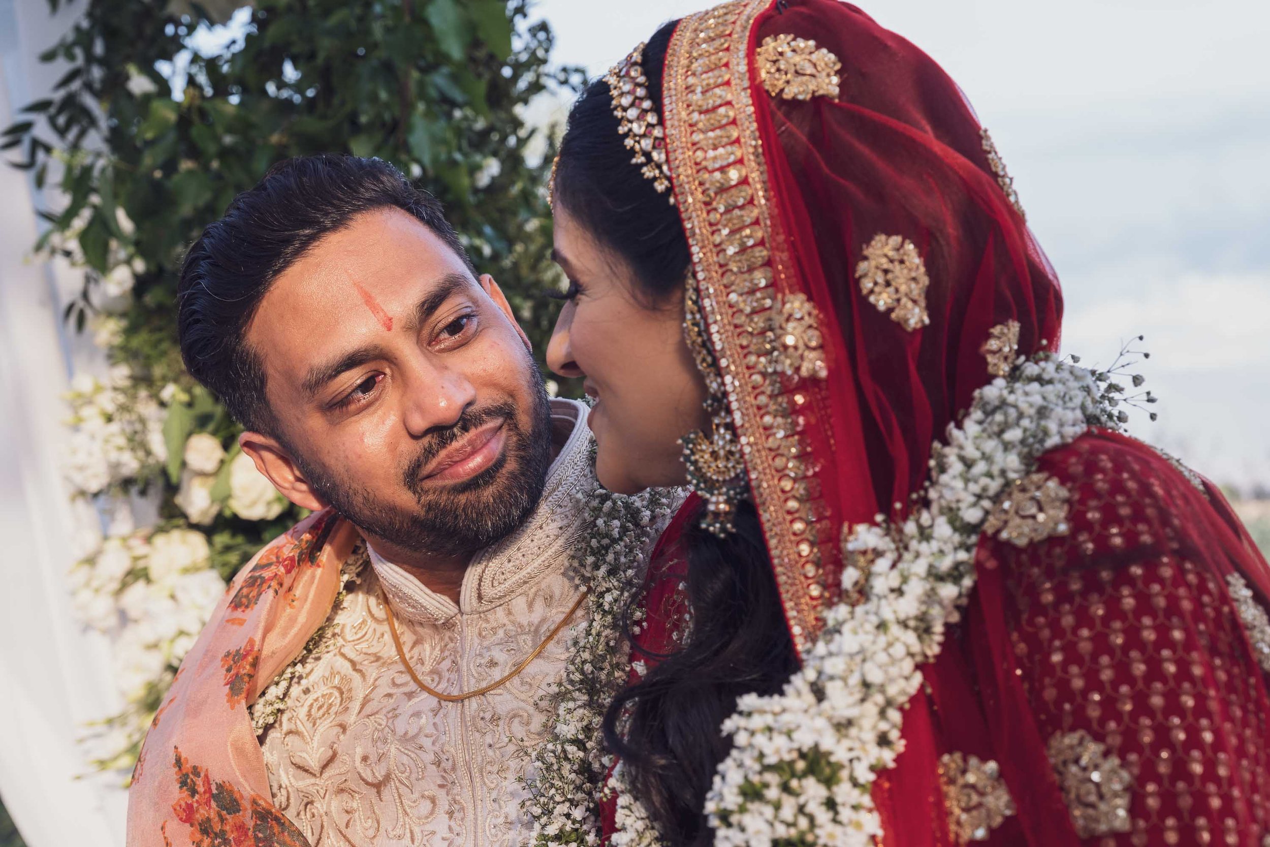 37-jai-mala-indian-hindu-wedding-tenuta-corbinaia-vincent-aiello-photography.jpg