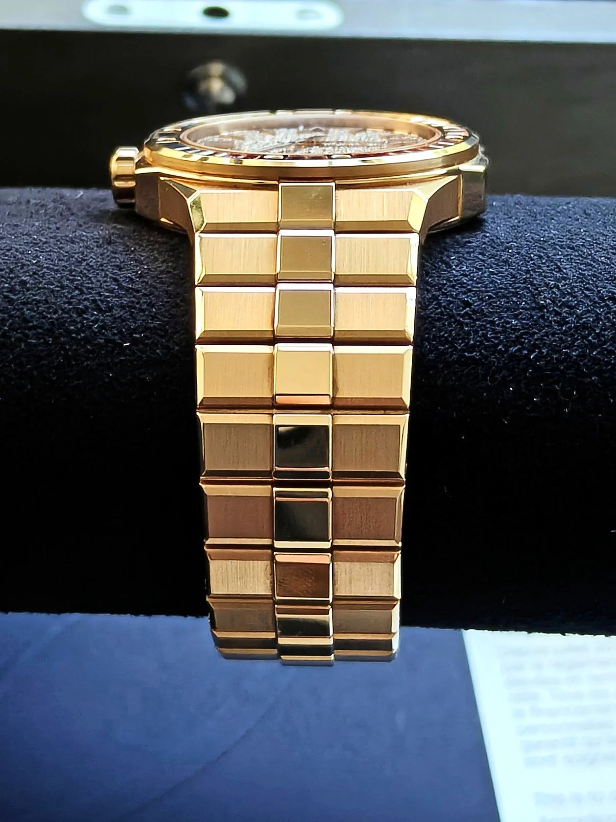 chopard-alpine-eagle-41-rainbow-295363-5011-bracelet-lug.jpg