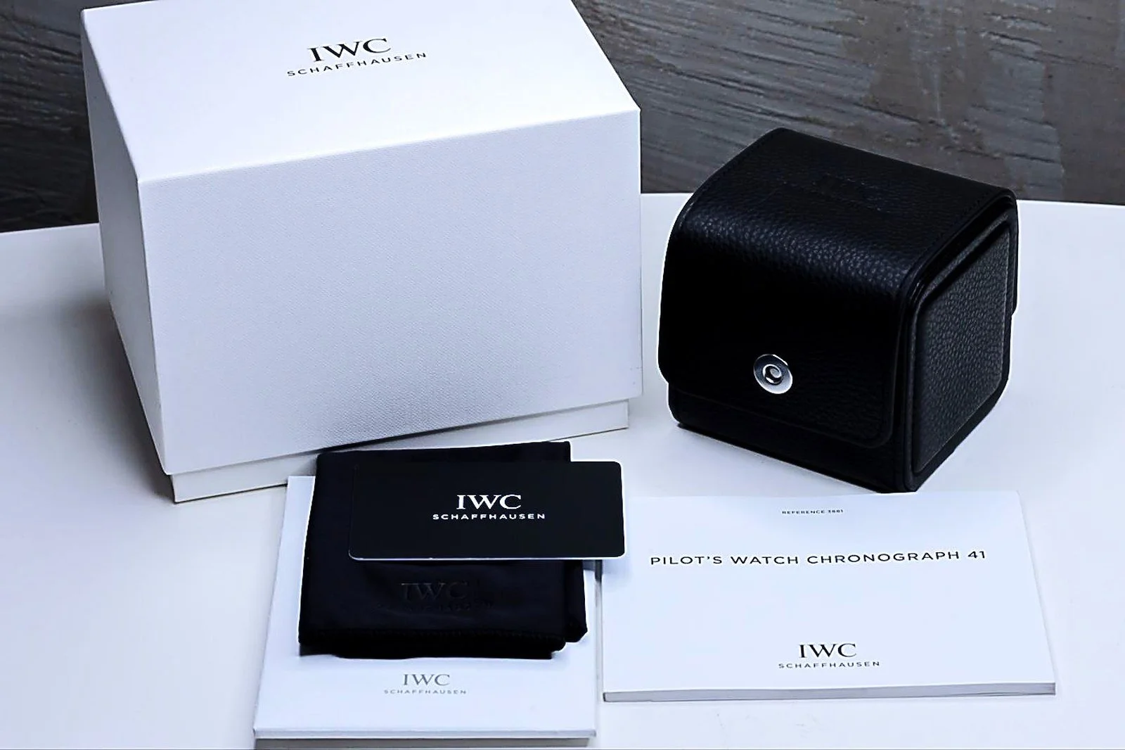 iwc-pilots-chronograph-iw378006-green-full-set.jpg