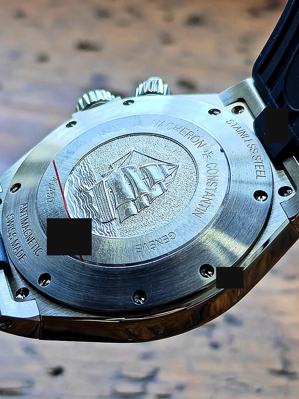 vacheron-constantin-overseas-dual-time-47450-ultramarine-caseback.jpg