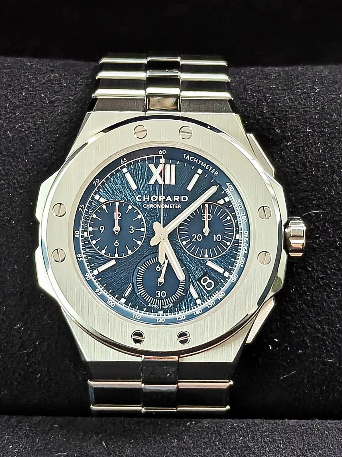 chopard-alpine-eagle-chrono-298609-3001-dial-cover.jpg