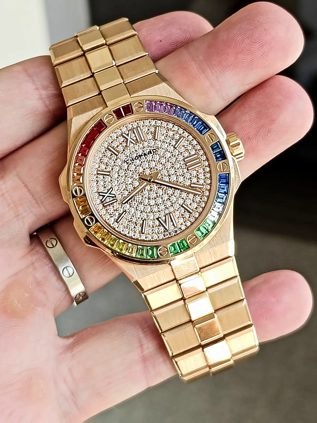 chopard-alpine-eagle-41-rainbow-295363-5011-in-hand.jpg