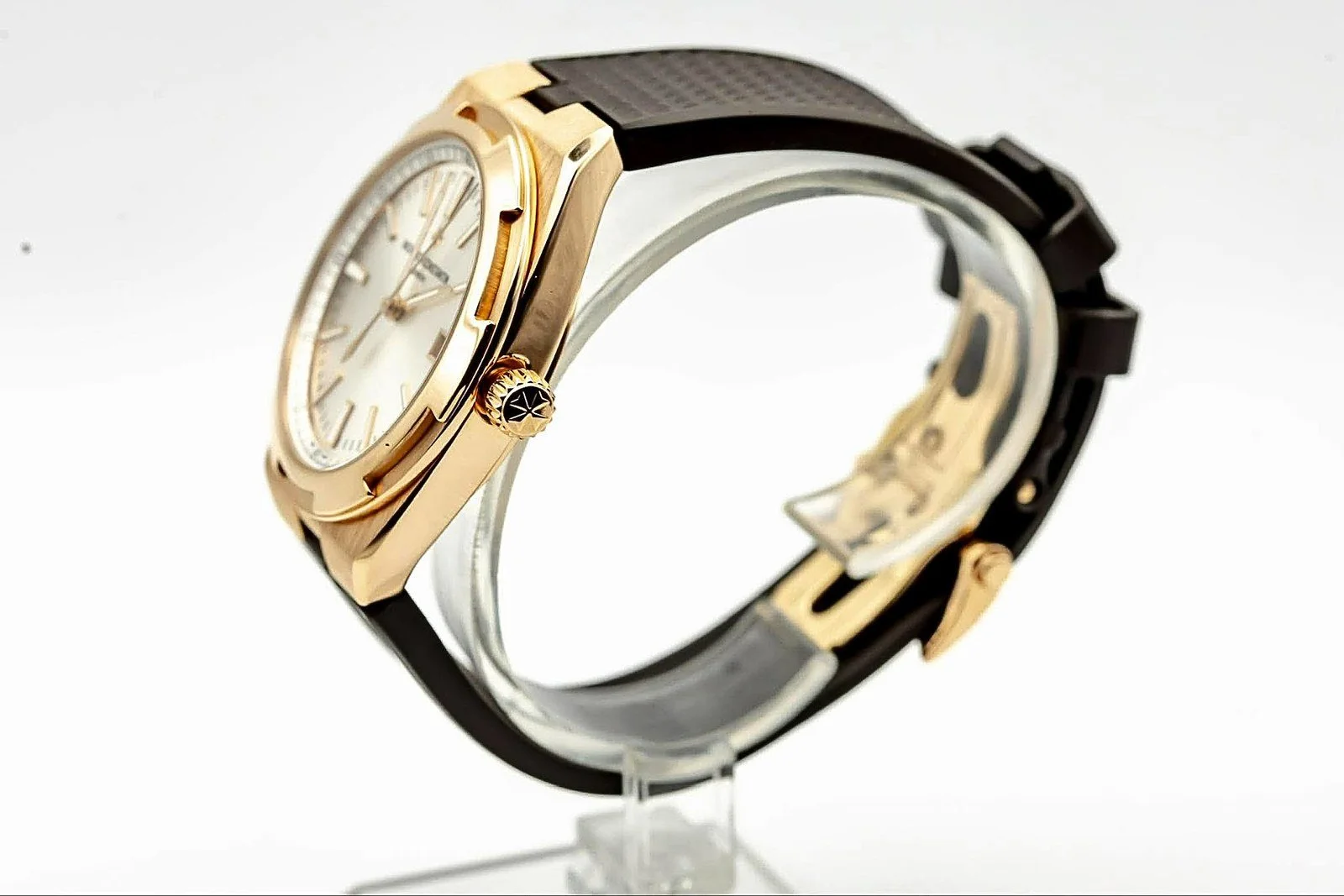 Vacheron Constantin Overseas 4500V rose gold silver dial, case side