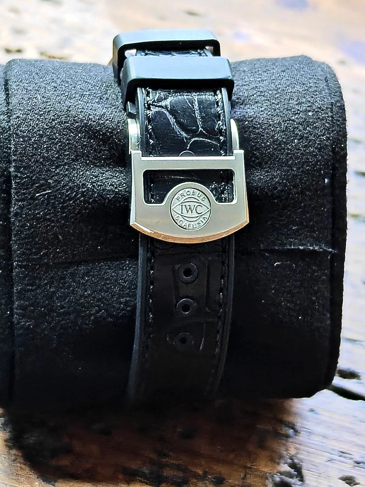 iwc-portugieser-yacht-club-iw390216-buckle.jpg