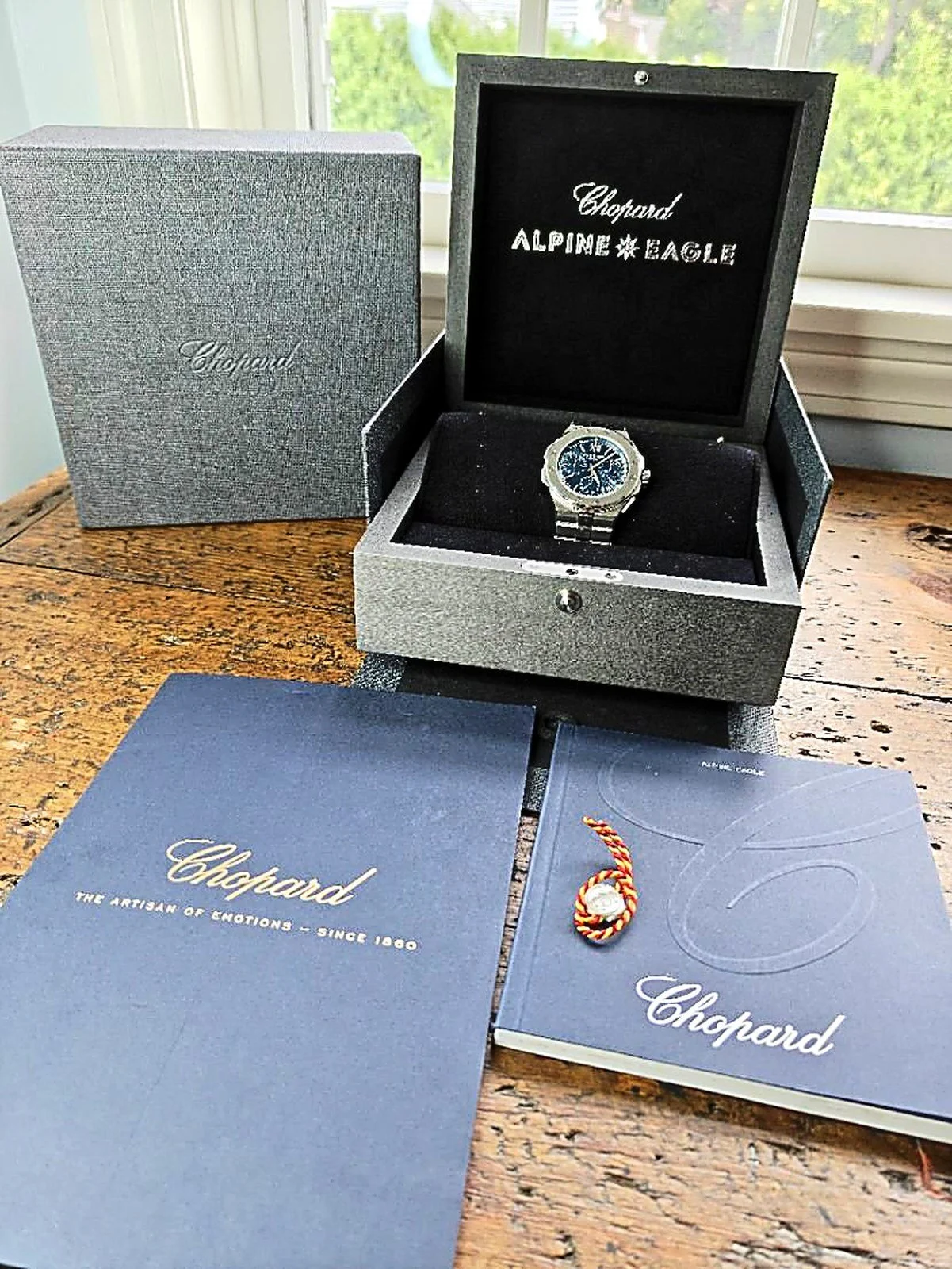 chopard-alpine-eagle-chrono-298609-3001-box-papers.jpg