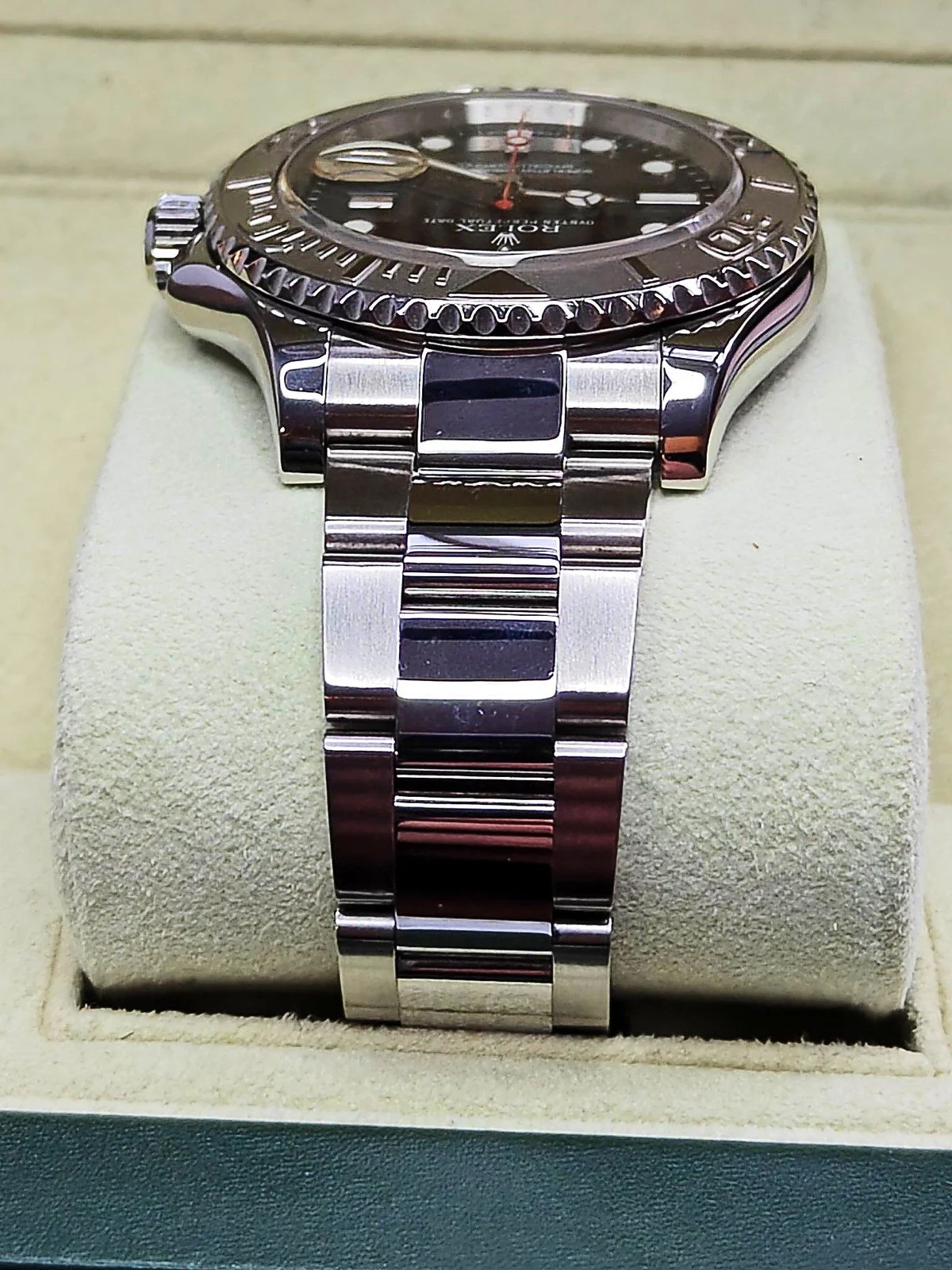 rolex-yacht-master-116622-blue-bracelet-top.jpg