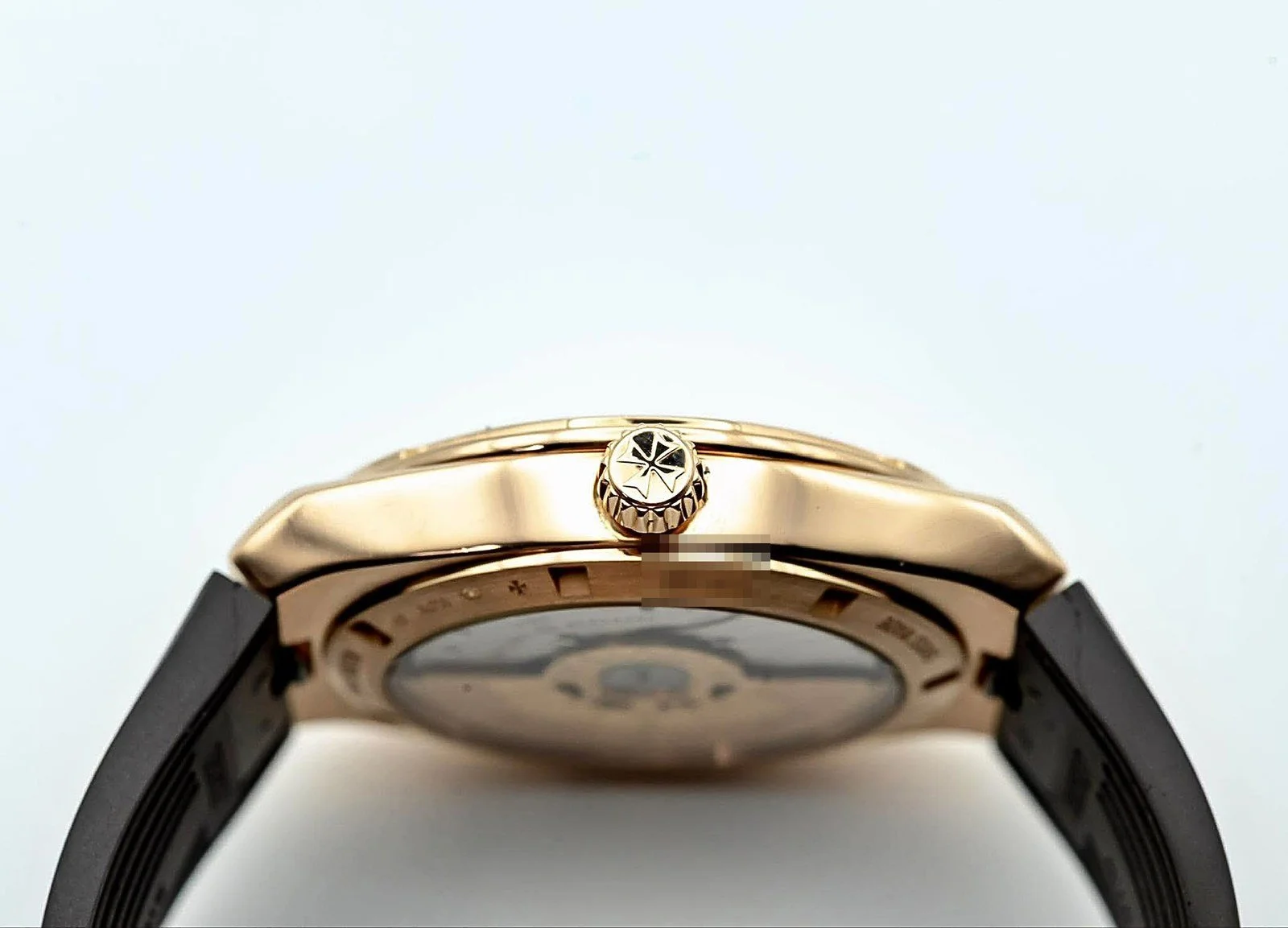 Vacheron Constantin Overseas 4500V rose gold silver dial, caseback profile with crown