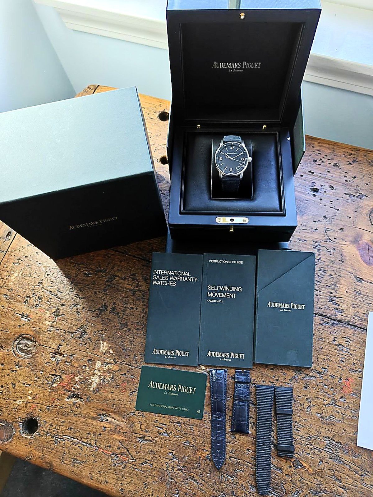 audemars-piguet-code-1159-15210bc-blue-box-papers.jpg