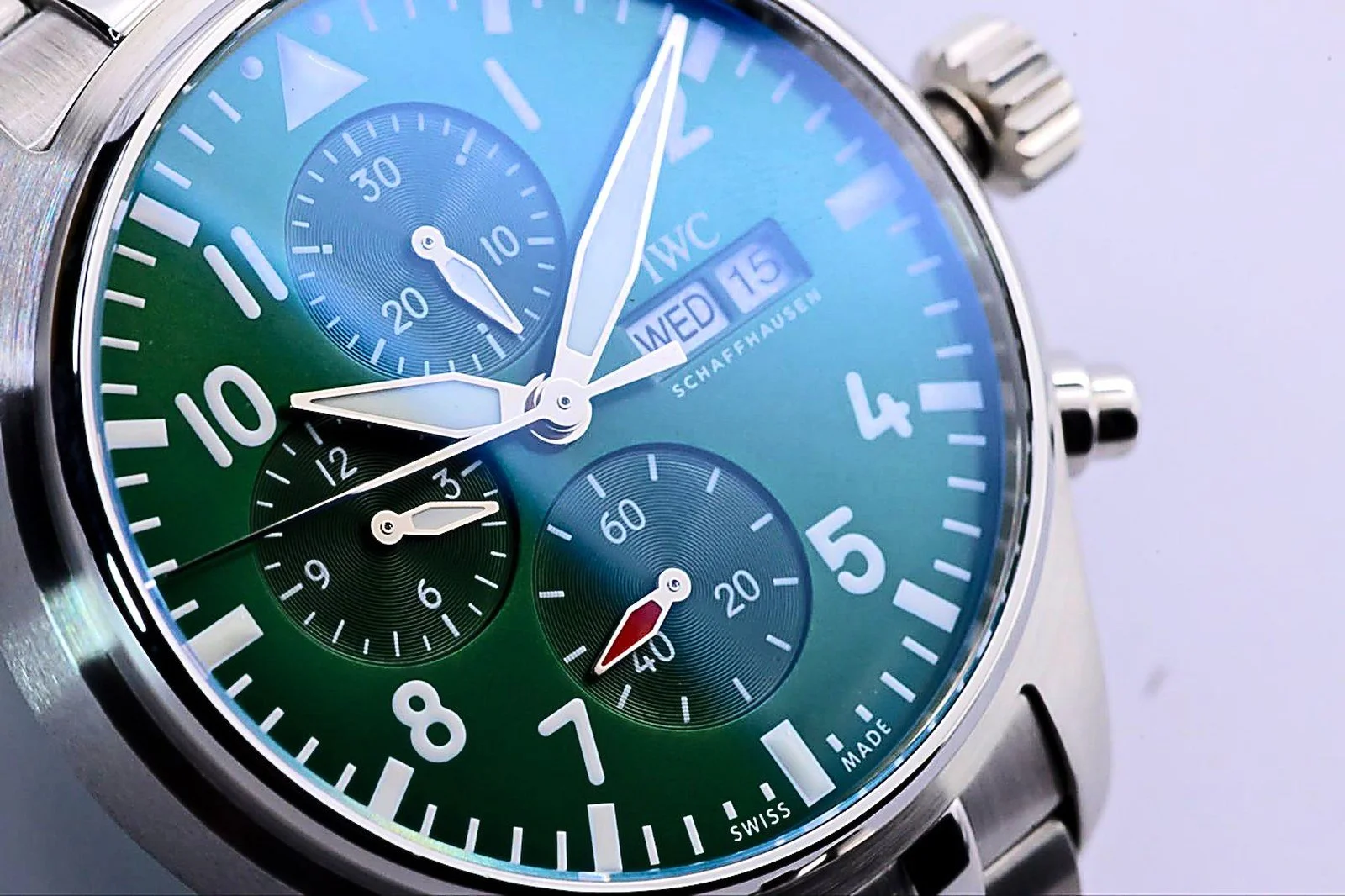 iwc-pilots-chronograph-iw378006-green-dial-closeup.jpg