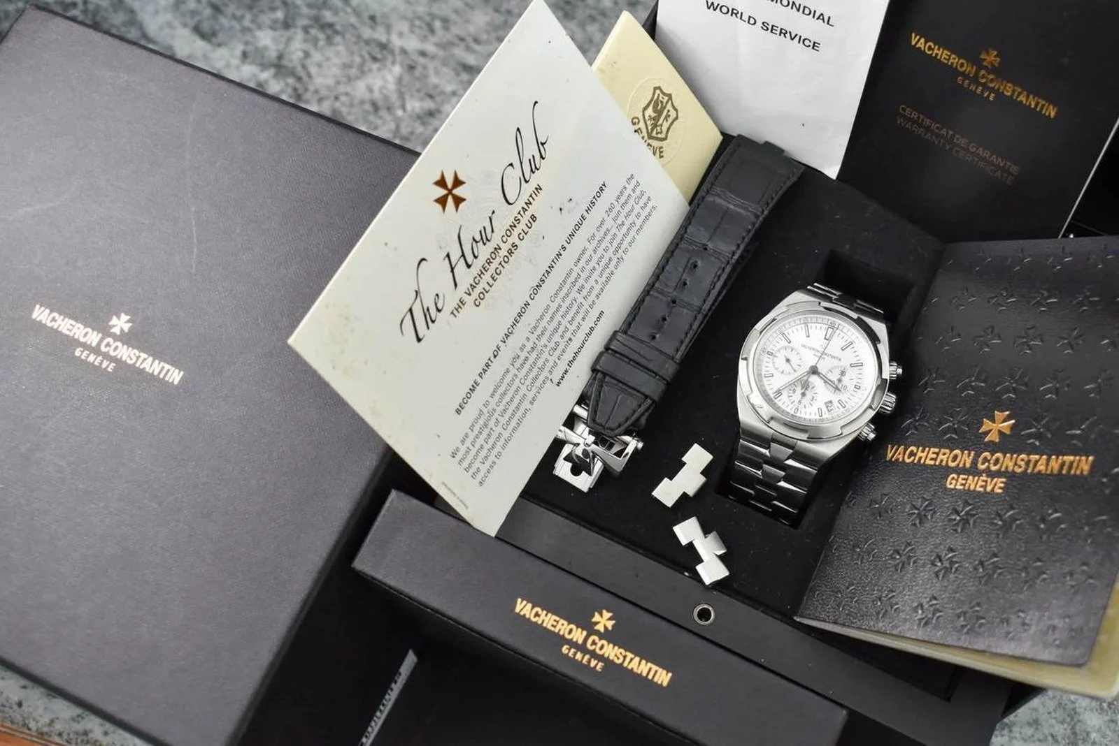 vacheron-constantin-overseas-chronograph-5500v-silver-2017-box-papers.jpg