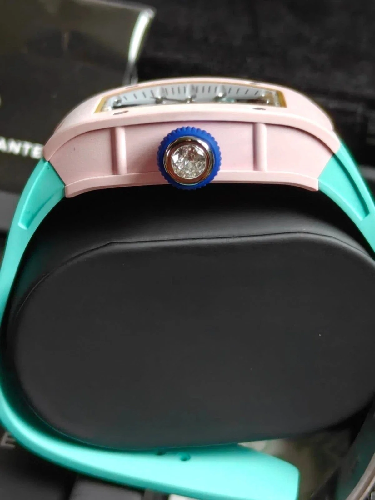 ofteq-fq-19-ice-cream-pink-crown-side.jpg