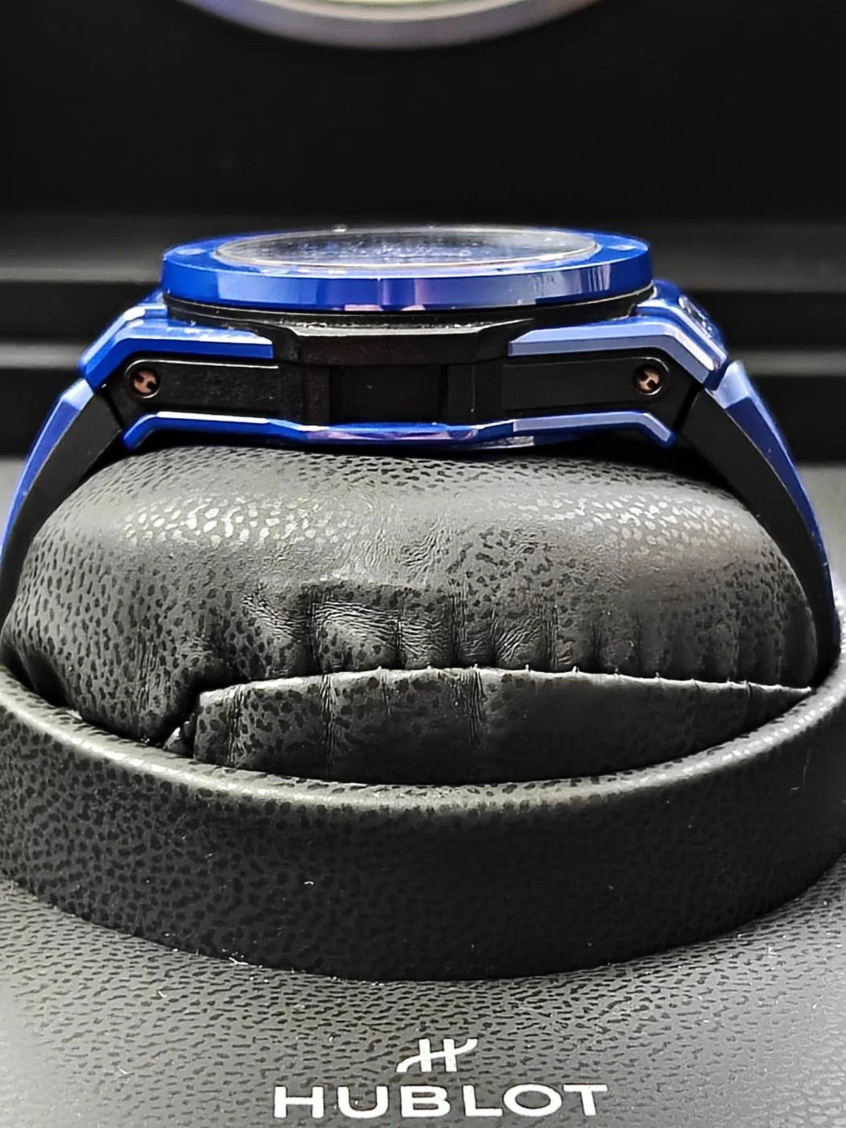 hublot-big-bang-unico-blue-magic-441-es-5119-rx-case-side.jpg