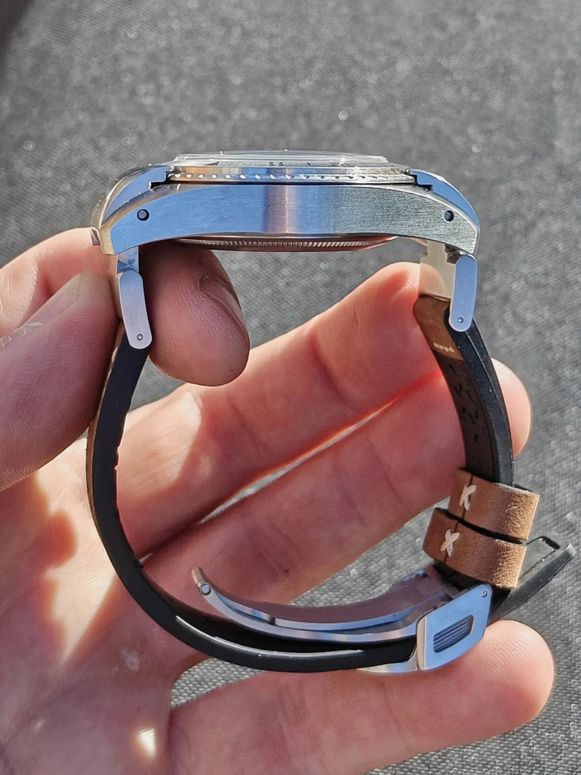 04_Case_Side_970117.jpg