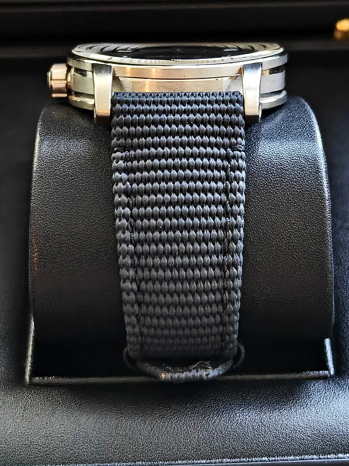 audemars-piguet-code-1159-15210bc-blue-strap-lug.jpg