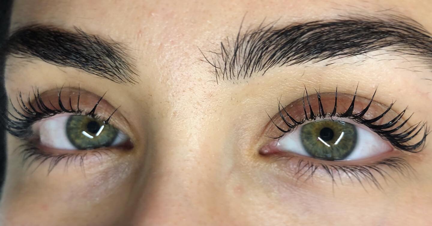 Amazing results from a lash lift this morning 😍😍😍 if I had lashes like this I would never get extensions again I mean LOOK AT THEM 😭😭 Lord I&rsquo;ve seen how you bless others&hellip; 👀🥲🙃 
 Using @lashbase_uk  Lifted range - my absolute favou
