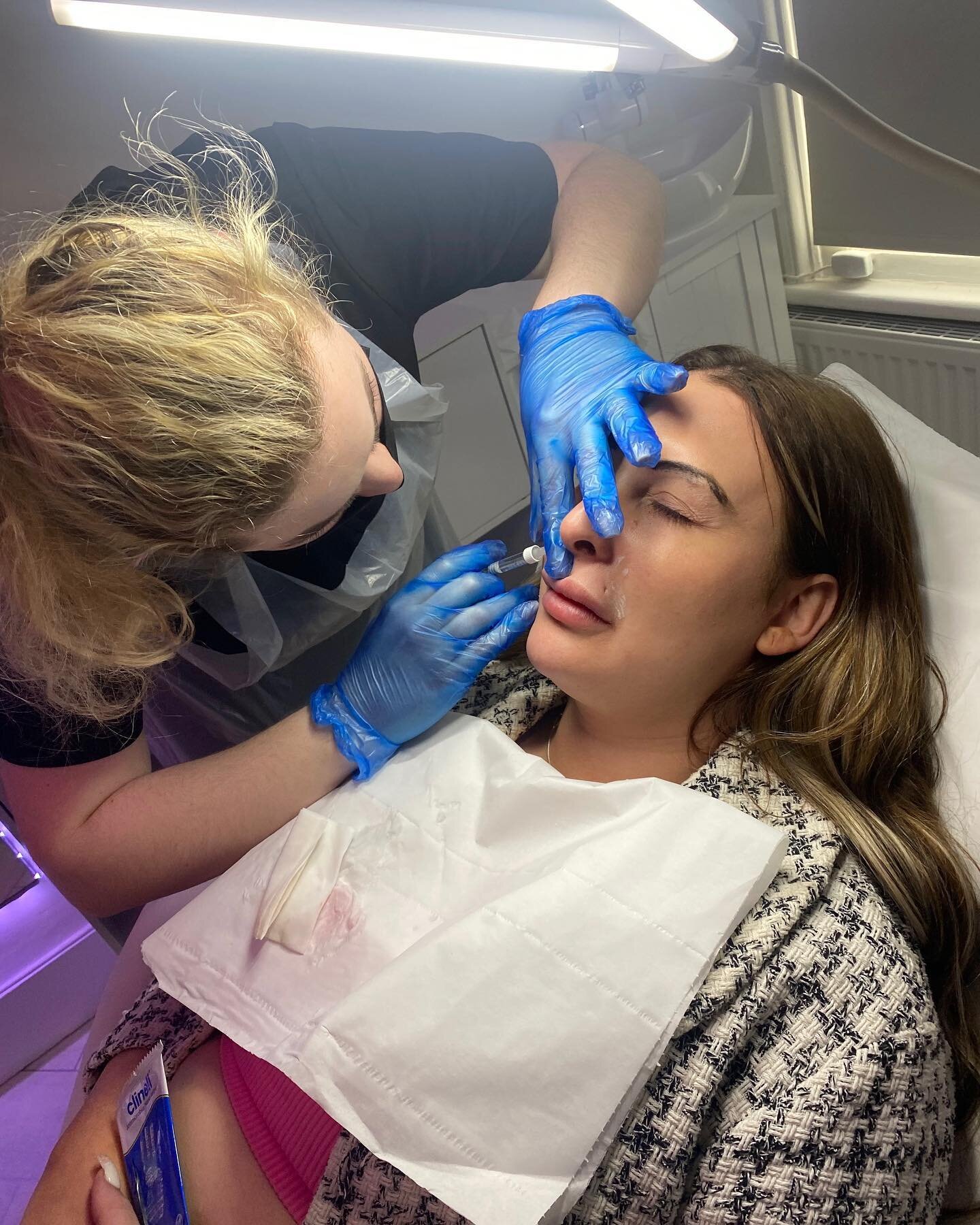 Did you know that all our filler has added Lidocaine, a numbing agent? I totally get it - needles can be scary and the idea of the pain during the treatment can be off putting. But, we&rsquo;ll start you off with some numbing cream, followed by the t