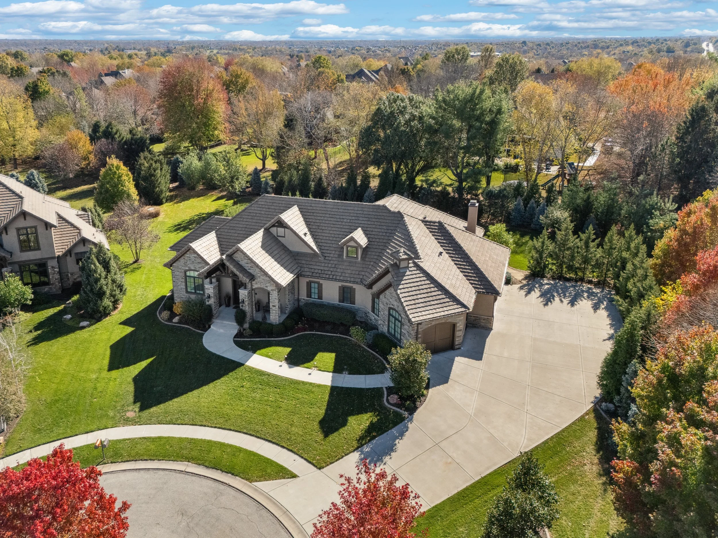 View of 2024 Ultra-Luxury Report — Compass Luxury