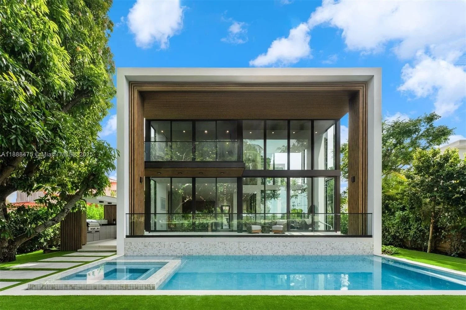 $10,770,000 | 3114 Prairie Ave, Miami Beach, FL 33140