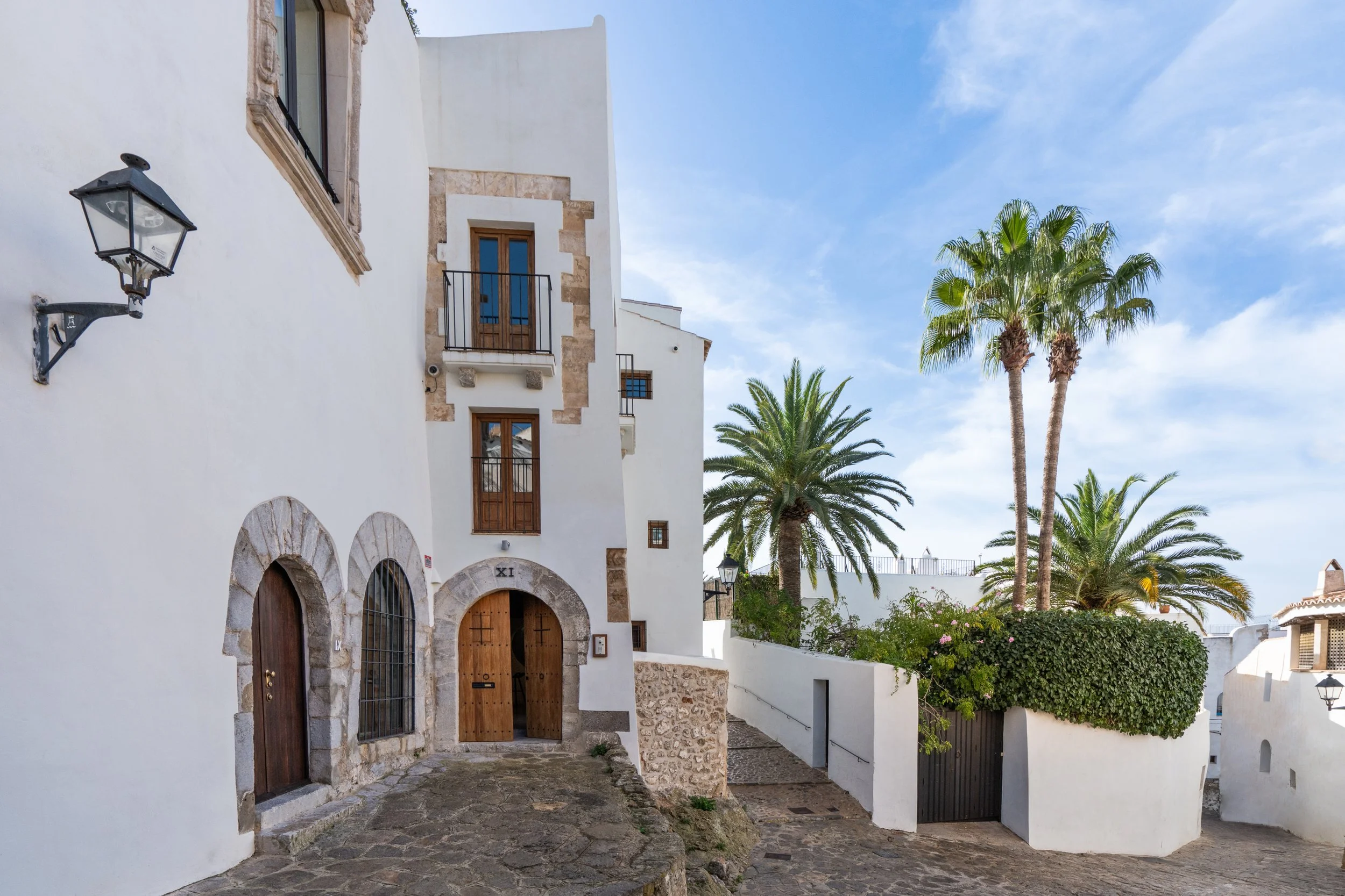 7-19 PALACIO MANESKIN ROMINA IBIZA VILLAS & CO.JPG