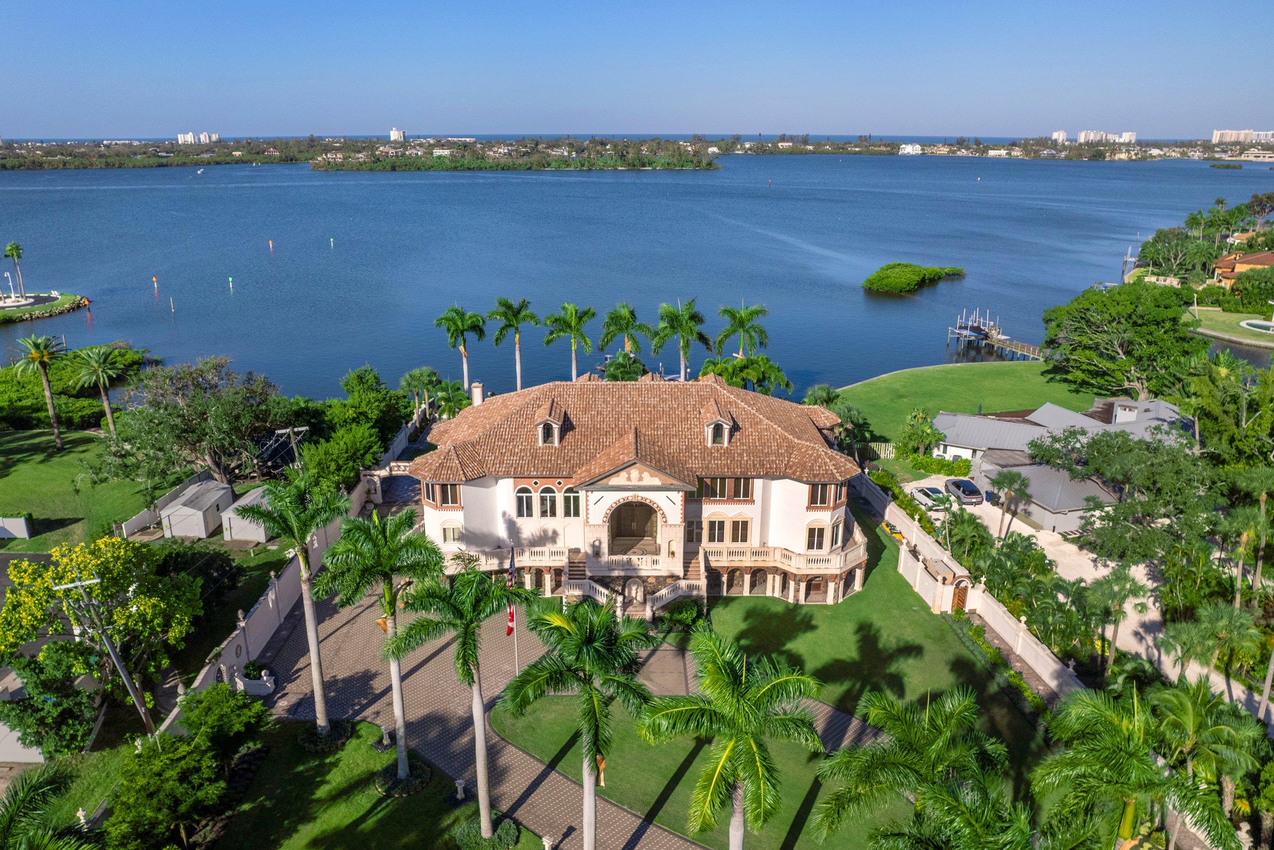 $26,400,000 | 1310 S Lake Shore Dr, Sarasota, FL