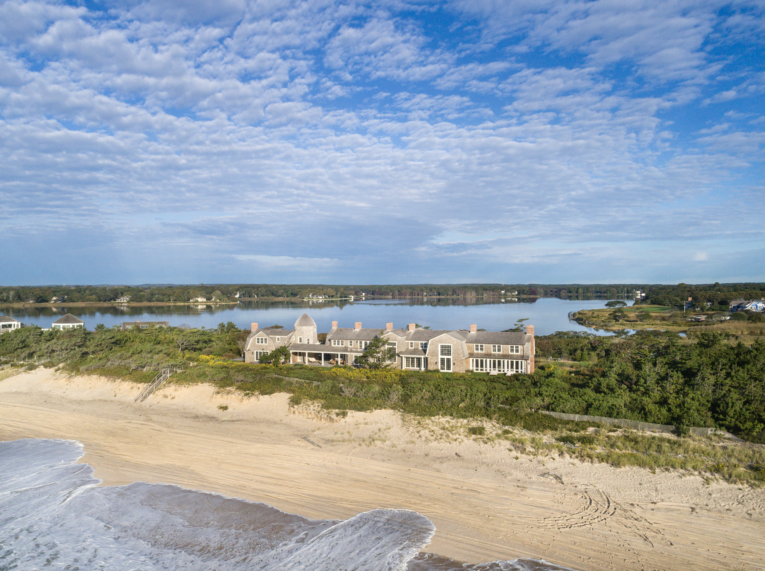 A Hamptons Legacy Estate Between Ocean &amp; Pond