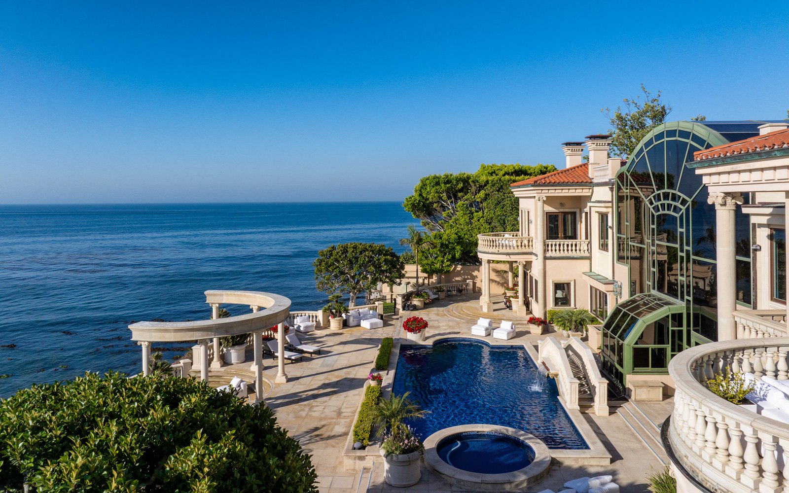 $90,000,000 | 28824 Cliffside Dr, Malibu, CA