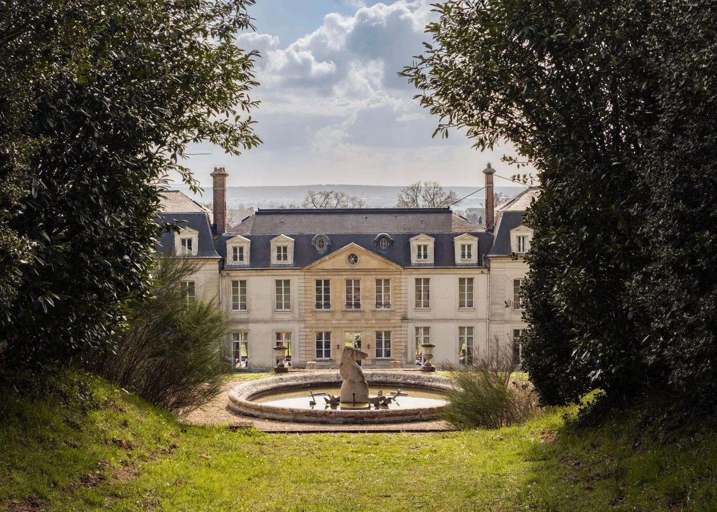 SAINT-NOM-LA-BRETÈCHE, FRANCE