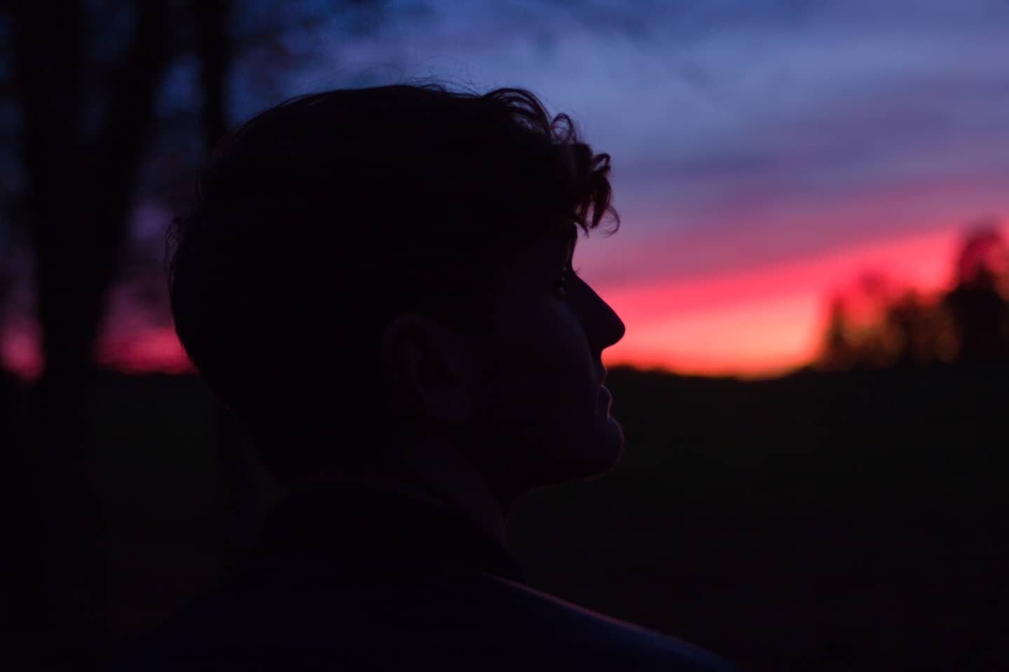 Daylight Savings Time? More like Double Sunset... Time. I don't know, I shouldn't be making seasonal jokes.

#Sunset #CTPhotographer #silhouette #GoldenHour #ExploreCT #ShotOnCanon #Portraitsinnature #EastCoastCreatives #EastCoastCaptured #Dusk #Sky