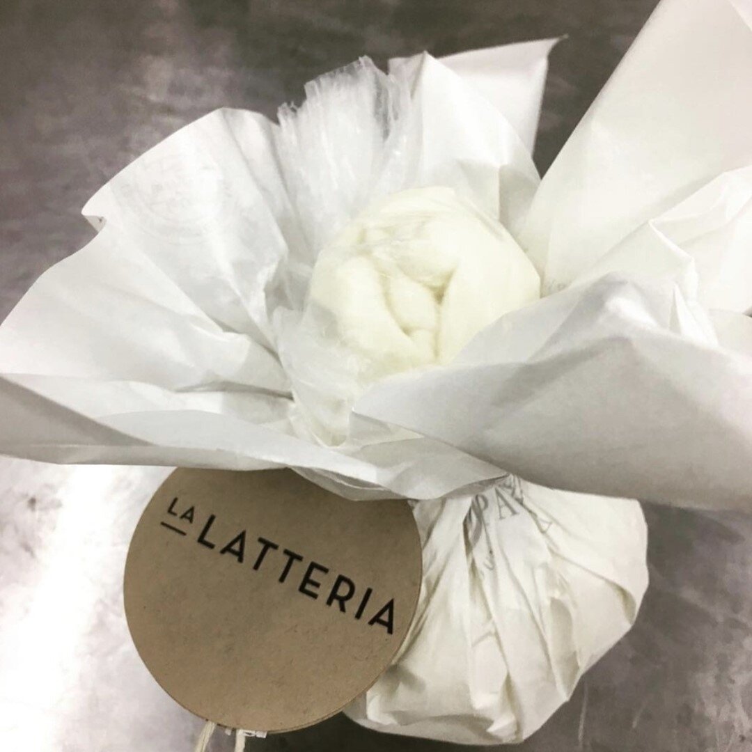 Dreaming of this dangerously delicious @lalatteriauk burrata that's being paired with Italian spring red radicchio, roast pistachios + pink grapefruit dressing for starter in @jimmyspopup Spring Feast box being delivered this Friday📦 🌱