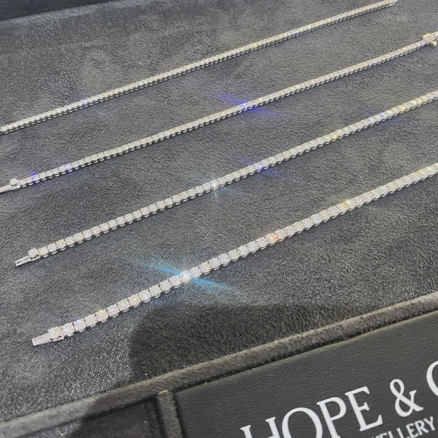 PERFECT GIFTS FOR CHRISTMAS AT HOPE &amp; CO.

This year give the gift of timeless elegance with a Diamond Tennis Bracelet from Hope &amp; Co.

Discover a refined selection in store available in both Natural and Lab Grown Diamonds in a variety of car