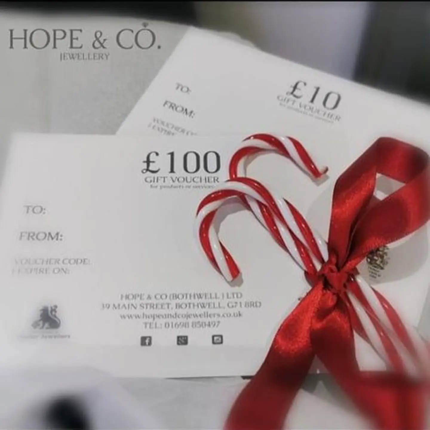 Santa is on his way...

Take the stress out of last minute shopping and&nbsp;give&nbsp;a gift they will truly love&nbsp;

We are open untill 3pm today

giftvouchers&nbsp;#jewellers&nbsp;#hopeandcojewellers&nbsp;#onlineshopping&nbsp;#lanarkshire&nbsp;