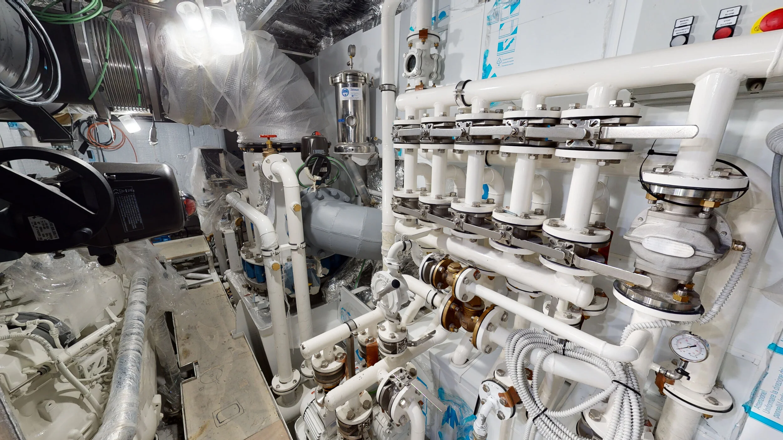 Fuel transfer manifold